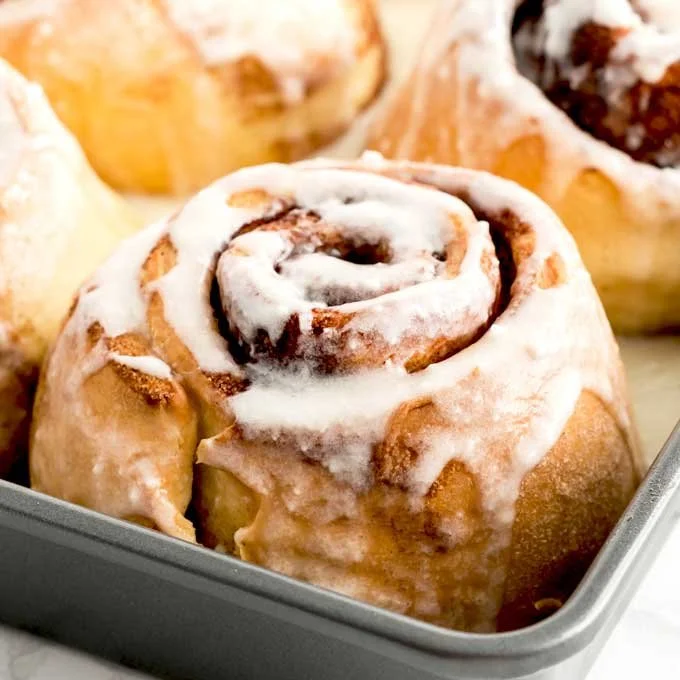 Giant Cinnamon Roll (Pack of 2)