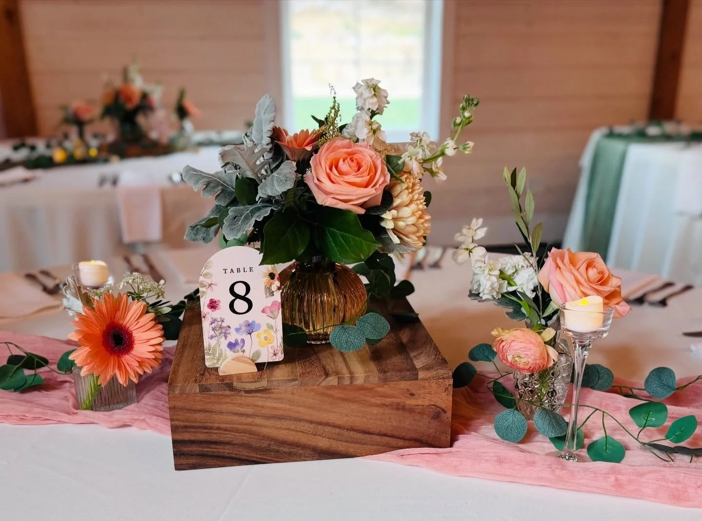 I just wanted to take a moment and thank some AMAZING people that helped me behind the scenes. This couldn&rsquo;t have been done without you! You all helped make this day truly magical and run so smoothly for Marlee and Travis.  @ucitygal , @alitaza