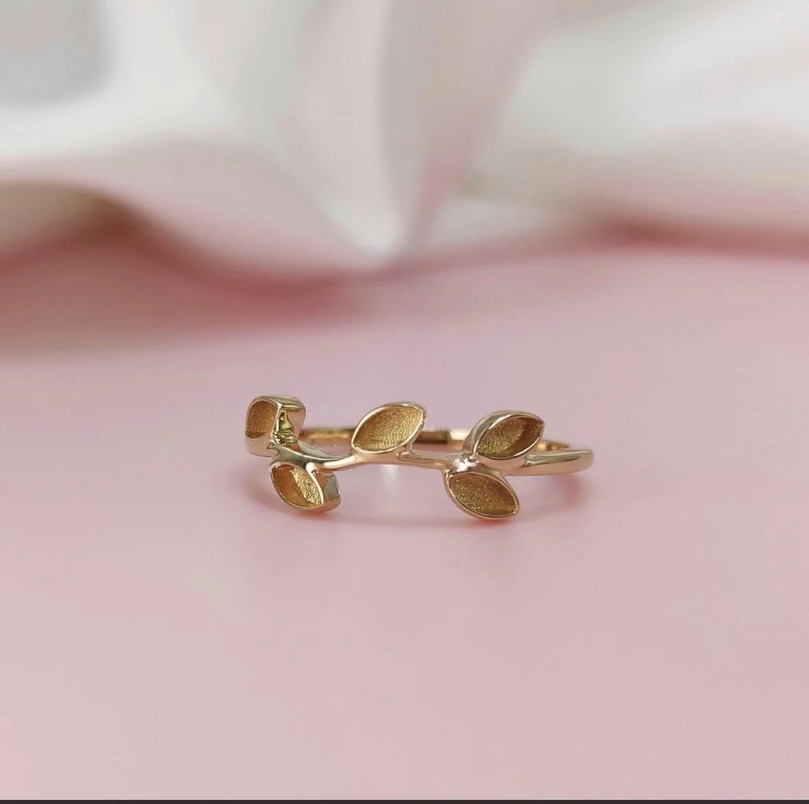 Mother Nature ring (10k Gold)