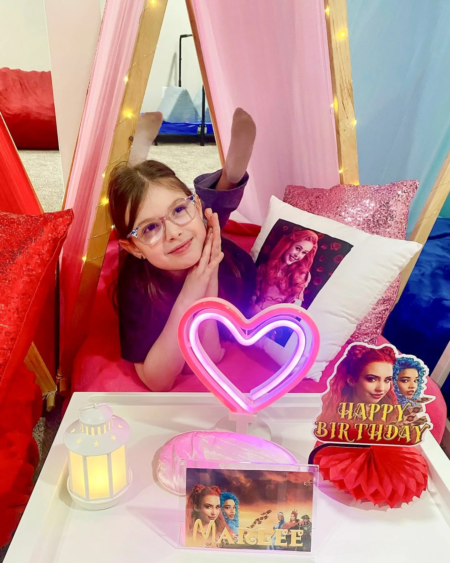 Custom Descendants themed sleepover for the birthday girl! ✨☁️

#descendants #disney #thepartyheist #slumberparties #kidsparties #teepeesleepover #sleepover #teepeetent #customparty #eventplanner