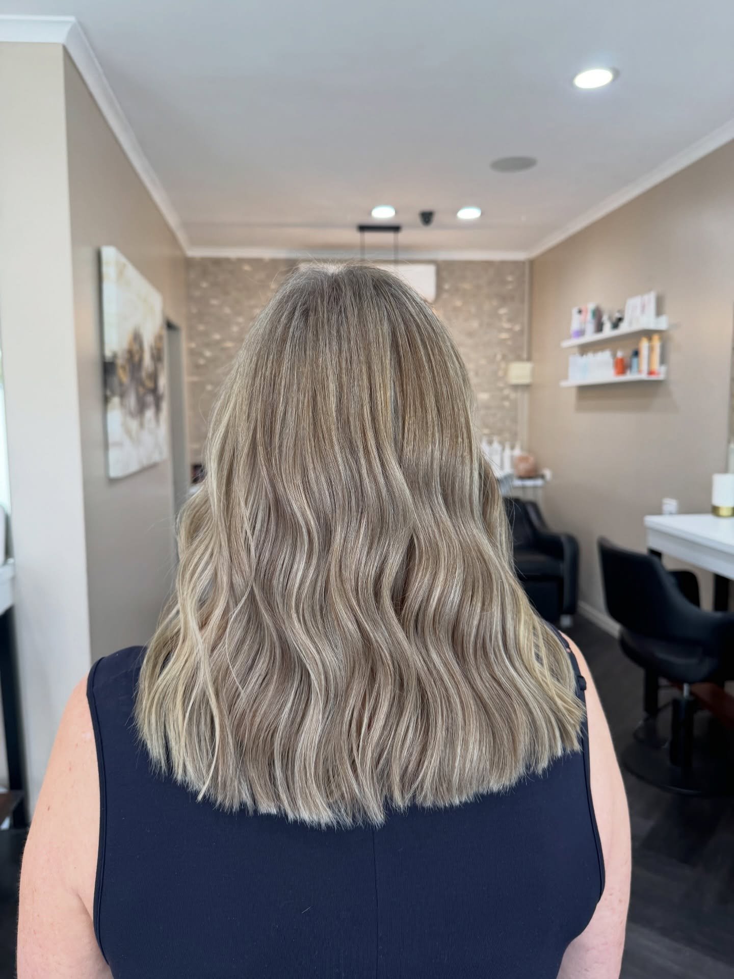 Grey blending transformation 🩶

I only have a handful of appointments left for 2025 so please make sure you book in asap so that you don&rsquo;t miss out!!

BOOK NOW | through DM or link in my bio🎄🎄