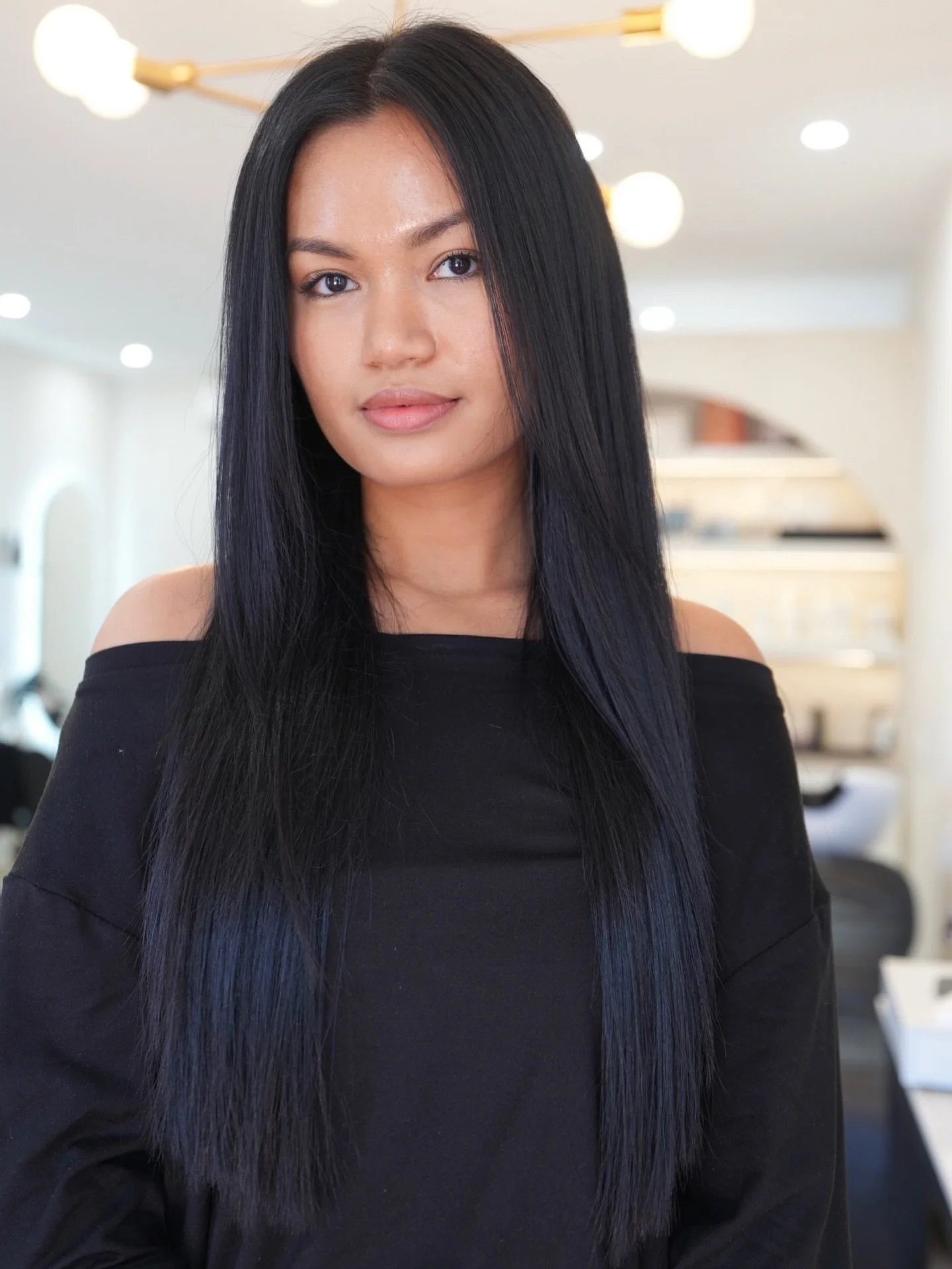 Sometimes all your hair needs is a refresh, not a full colour change! 🤍

A gloss service is the perfect way to revive your tone and restore shine, and when paired with a precision trim, it leaves your hair looking healthier, smoother, and visibly sh
