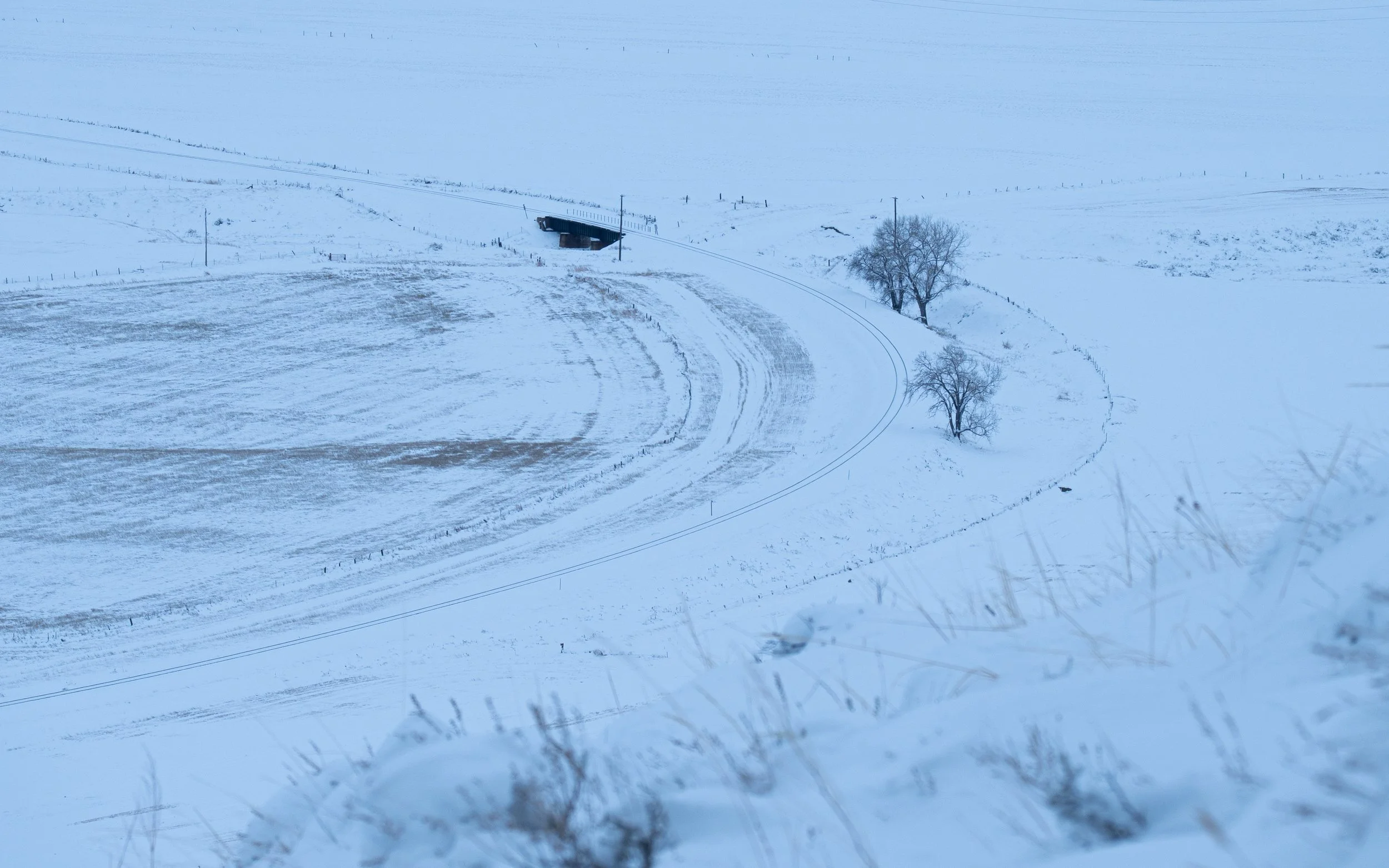 Winter leading lines raildroad with foreground.jpg