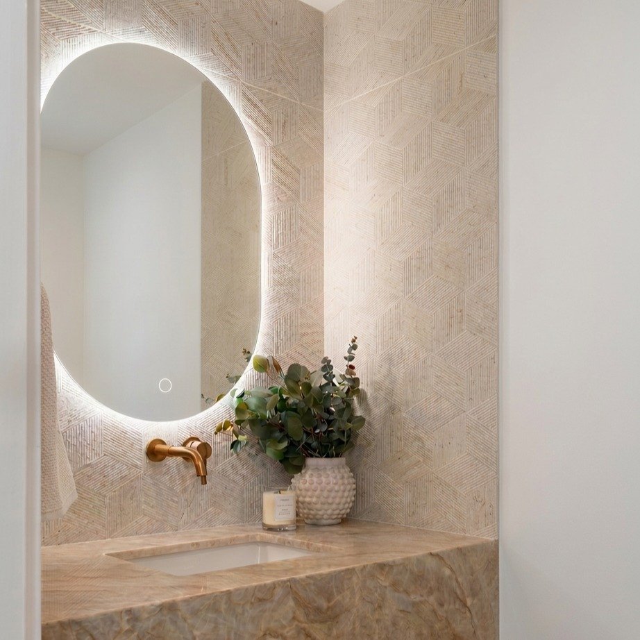 Transform your powder room into a showpiece.

Our LED mirrors feature three adjustable lighting options - Daylight, Cool White, and Warm Light - so you can set the perfect ambience for any style.