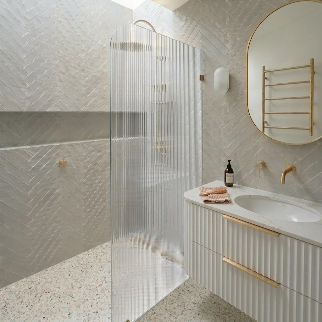 LIGHT or DARK?

Enhance your bathroom using a luxurious fluted shower screen panel that delivers stunning light diffusion and architectural elegance. 

Discover our exclusive online collection of premium mirrors and shower screens.