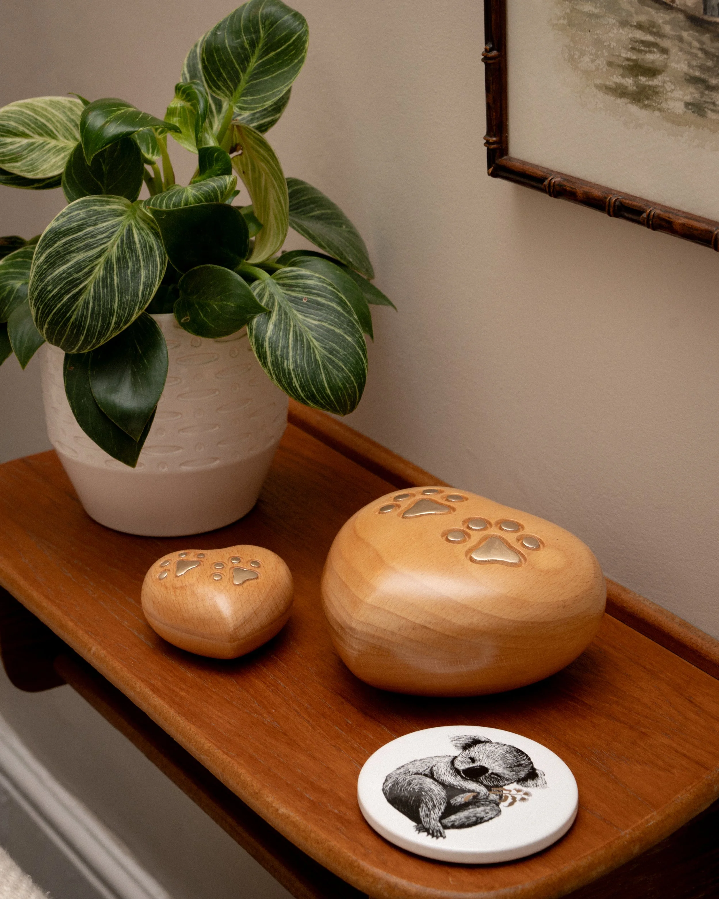Amberley_Heart-Urn-Lifestyle-4.jpg