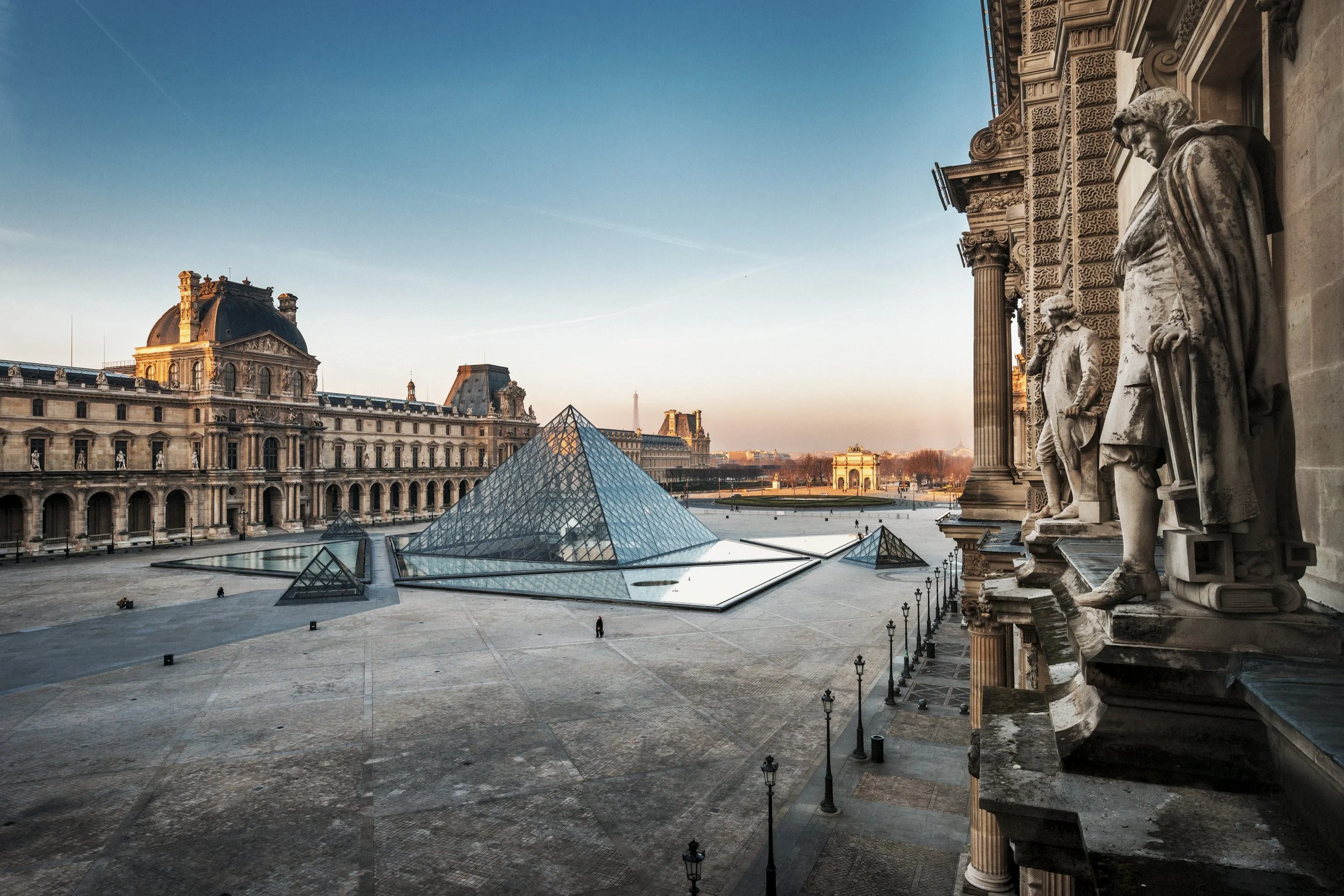 Louvre-CourNapoleon-013_DxOFP.jpg