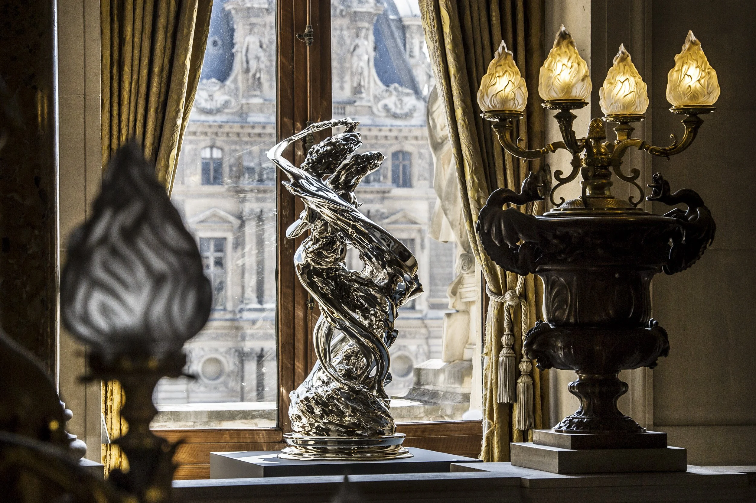 Louvre-Wim-Delvoye-072.jpg