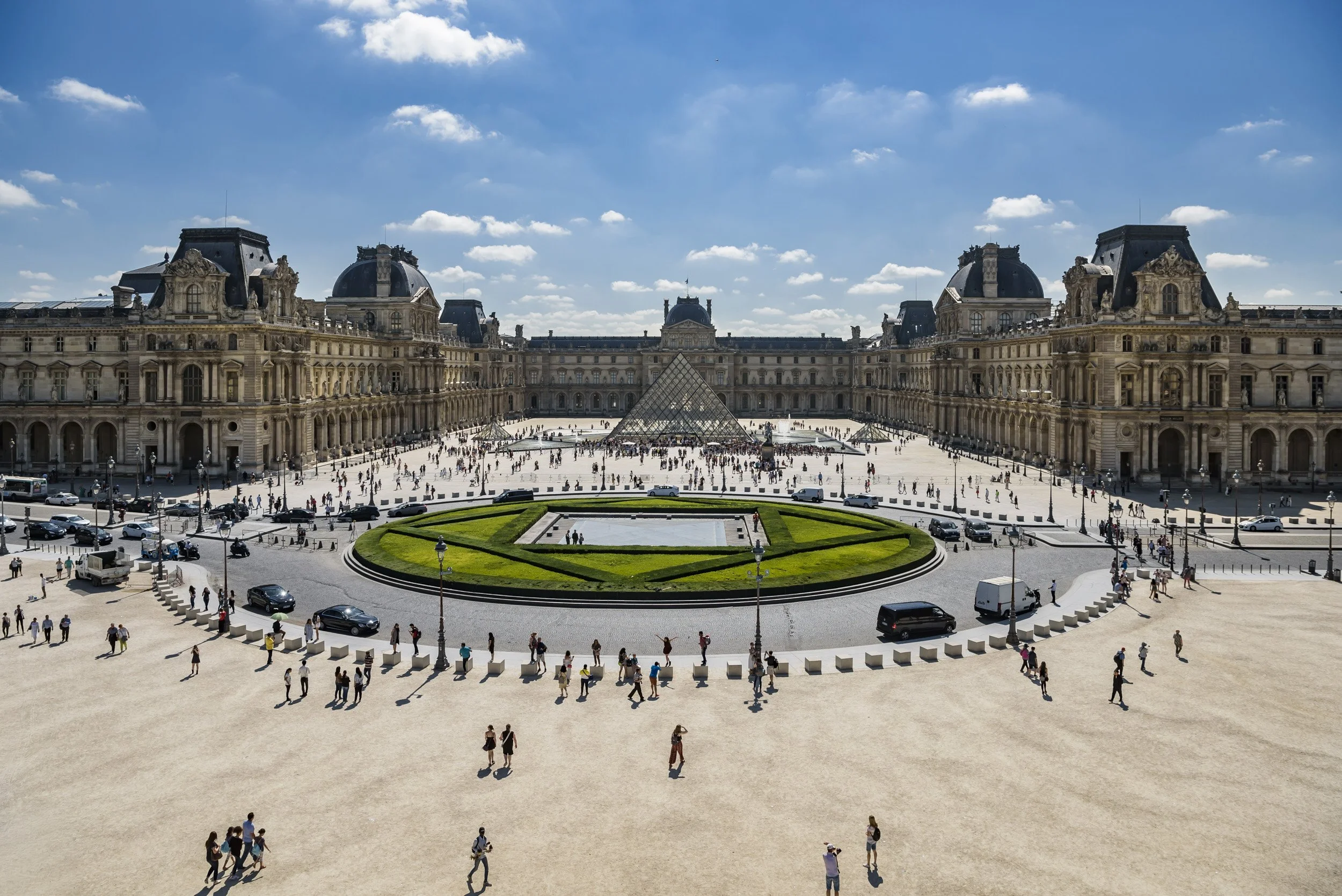 OO-Louvre-Arc-Carrousel-472.jpg