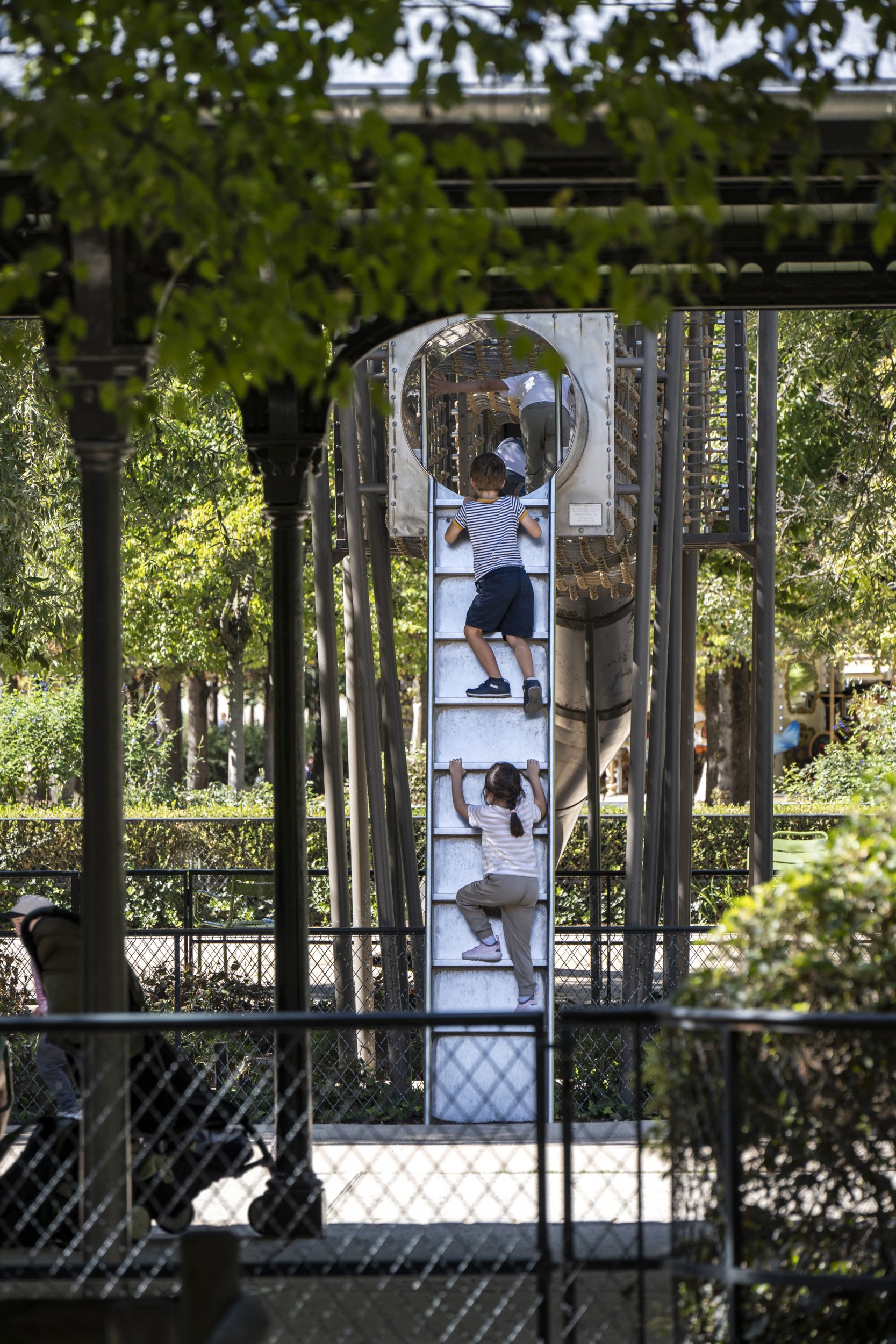 Louvre-OO-Fleurissement-Tuileries-2022-231.jpg
