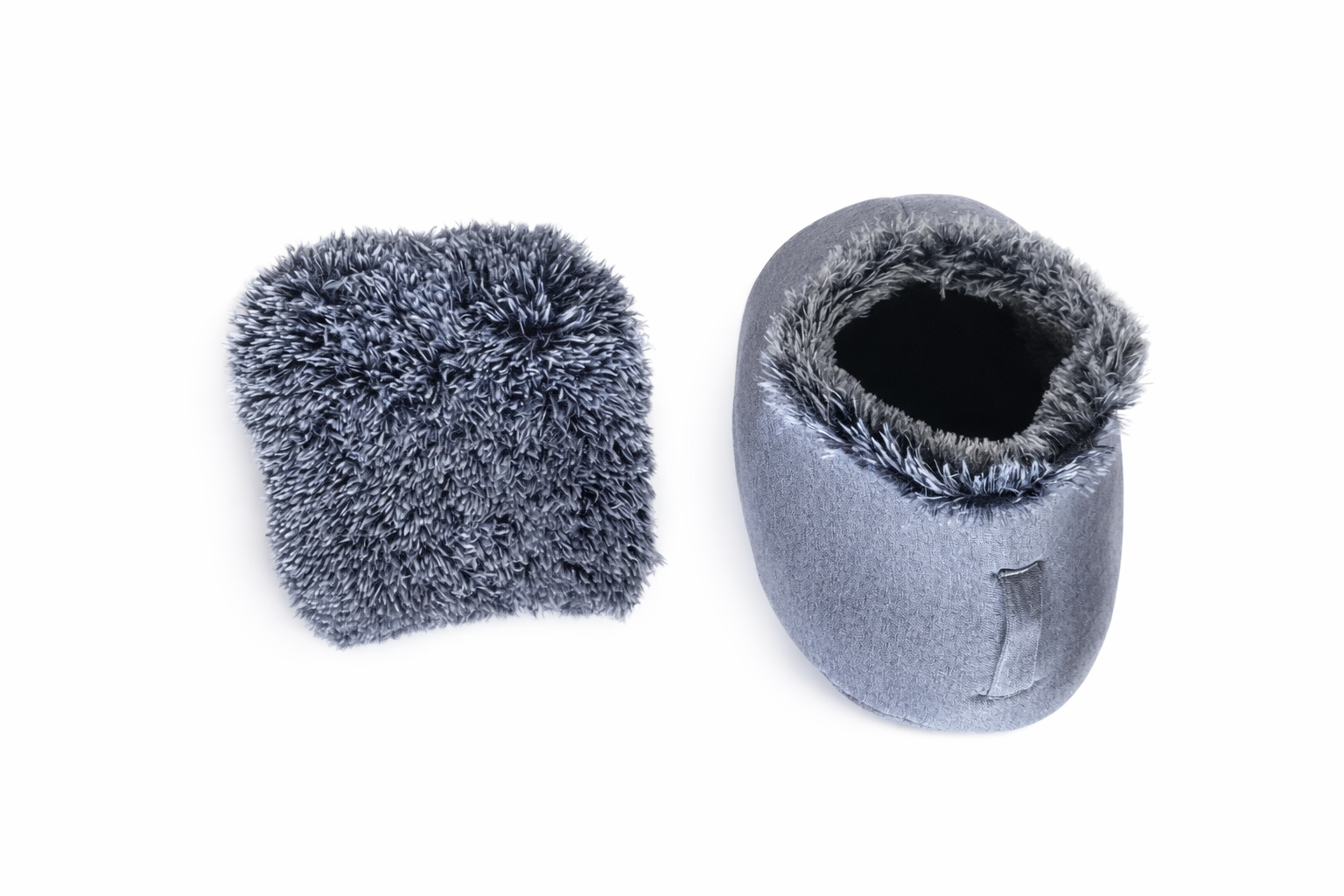 LUNAVA™ WinterNest™ – Plush Enclosed Cat Bed