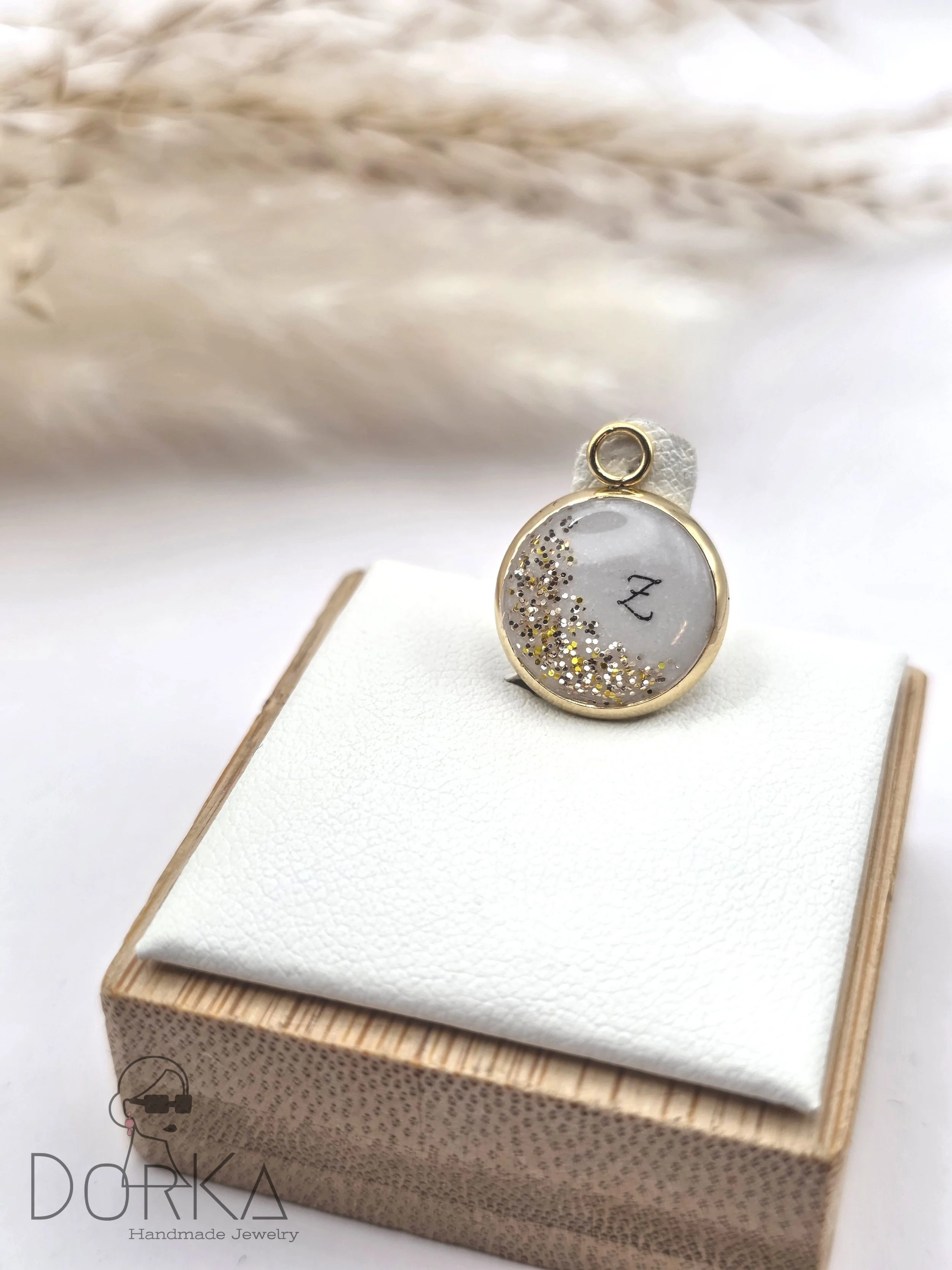 Kettenanhänger, Rund, mit Muttermilch, Glitzer und Initial