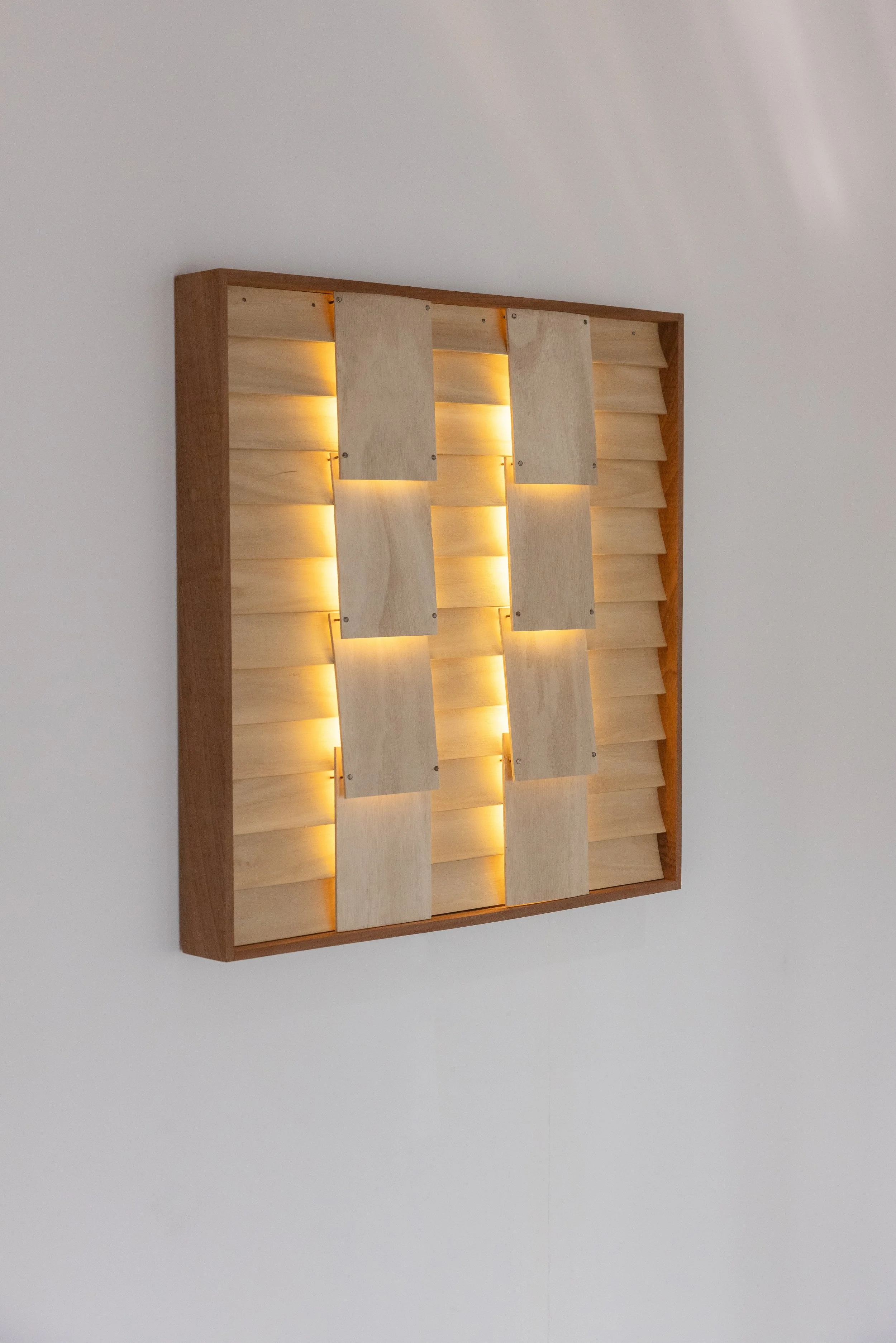 Weatherboard . Wall lamp 「雨淋板 壁燈」