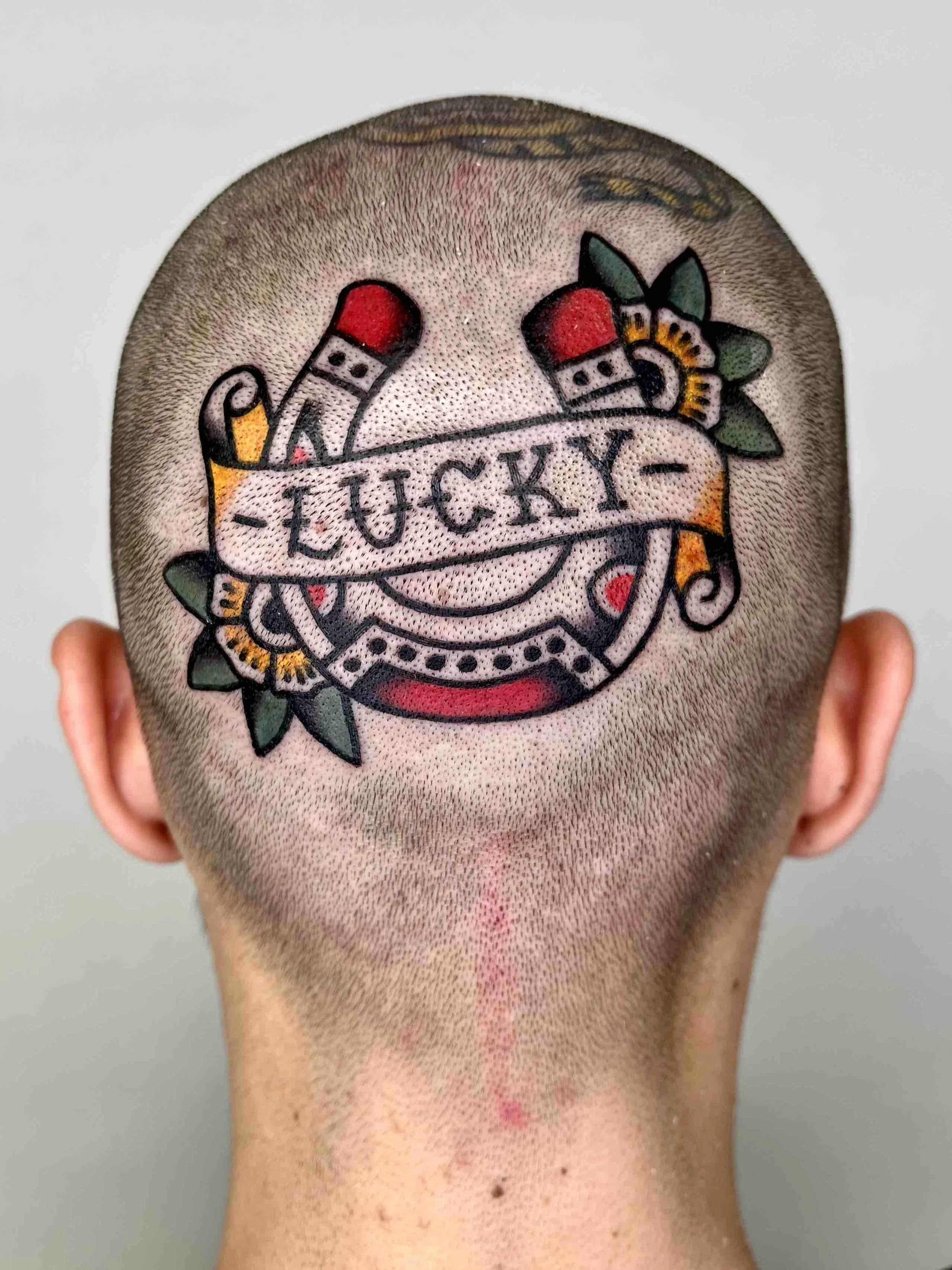 Classic traditional tattoo details with bold lines, created by Abra Tattoo Berlin