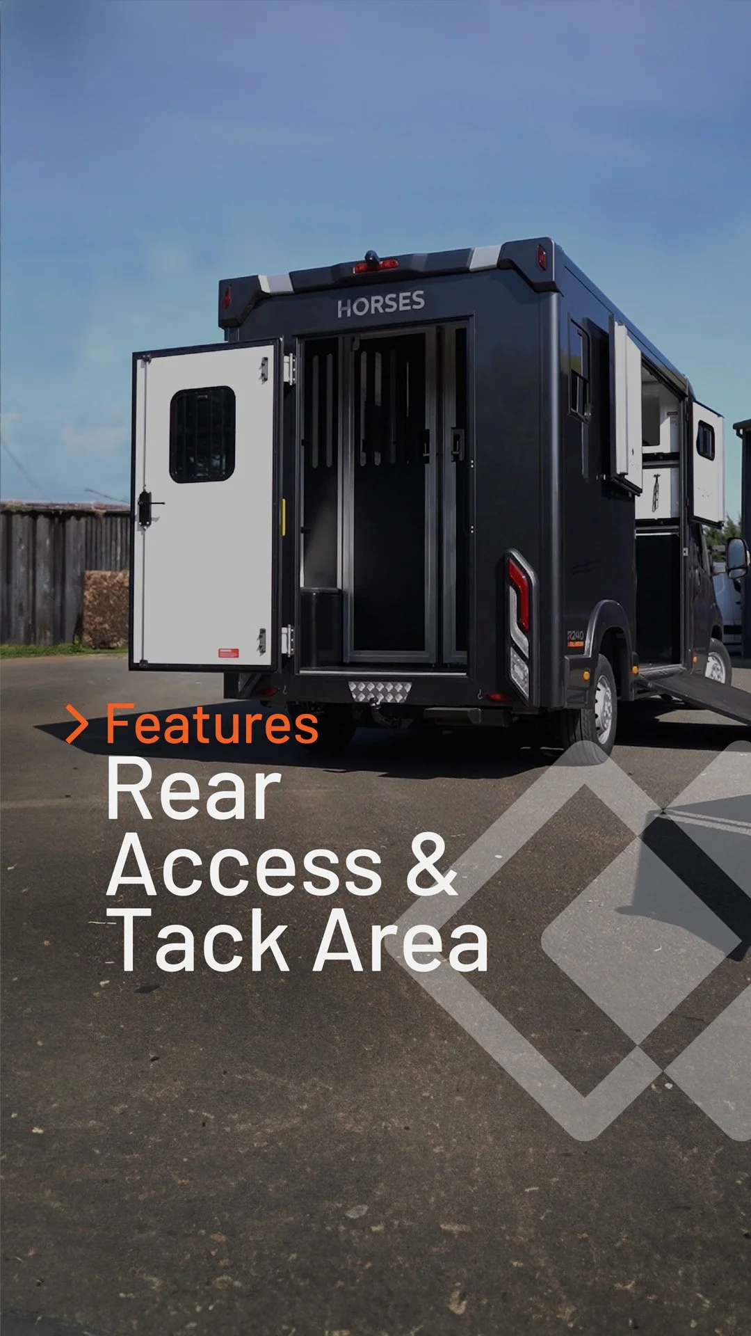Reel Cover - Rear Access + Tack Area.jpg