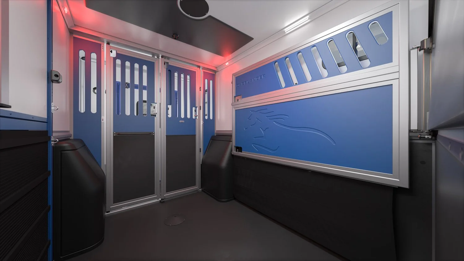 Overlander_Horsebox_interior_2.jpg