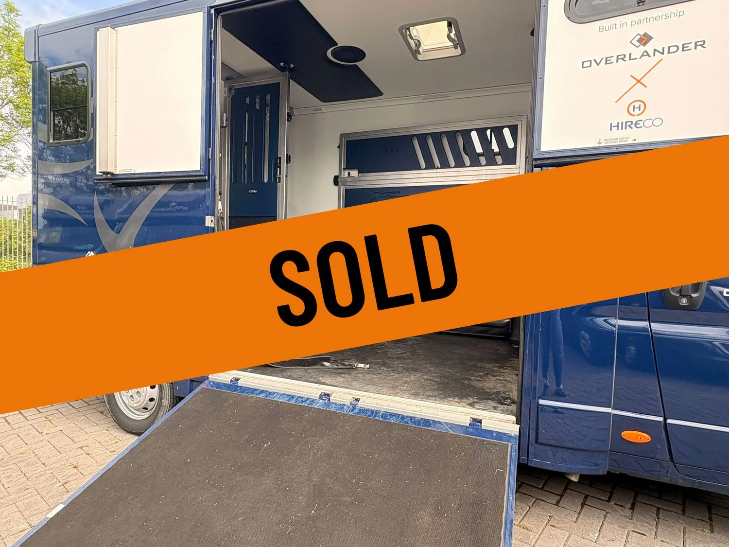 5_OL_Navy_Horsebox_Used_2024_SOLD.jpg