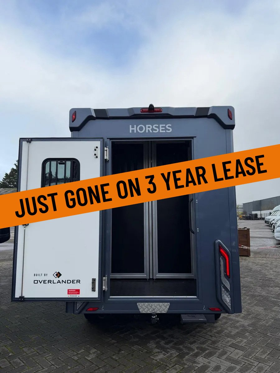 OL_Metallic_Horsebox_New-2025_5-on-lease.jpg