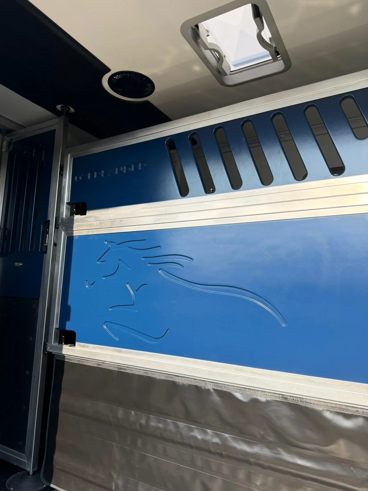 partition navy .jpeg