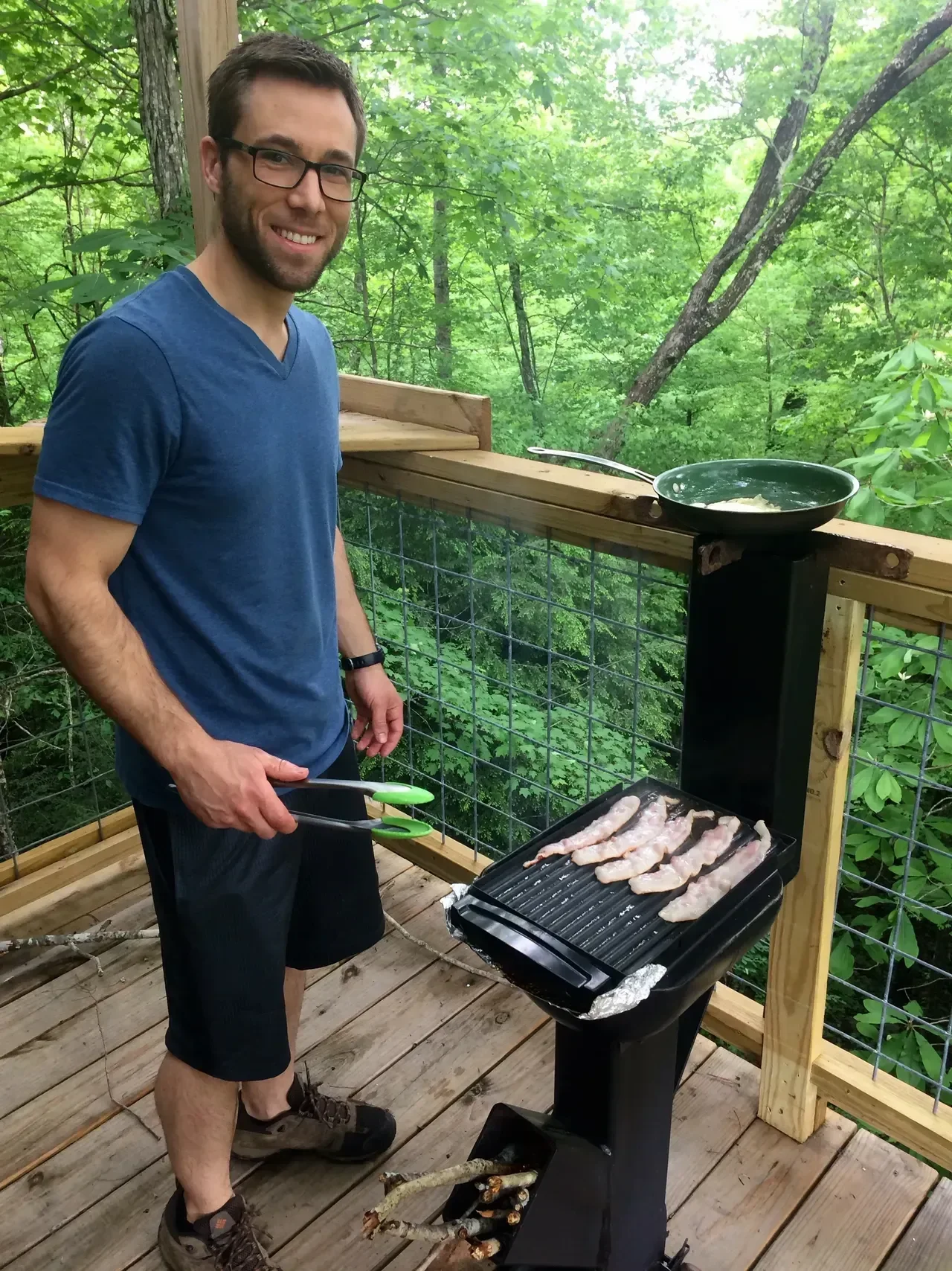 Family and Friends Stay at the Beech treehouse cabin