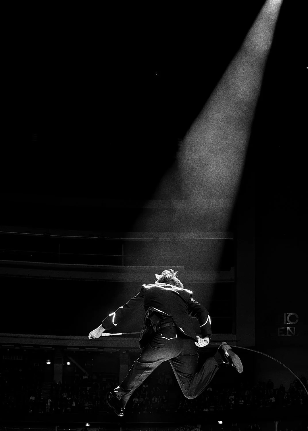 50x70_thehives_aviciiarena2025_mickesandstrom_0884.jpg