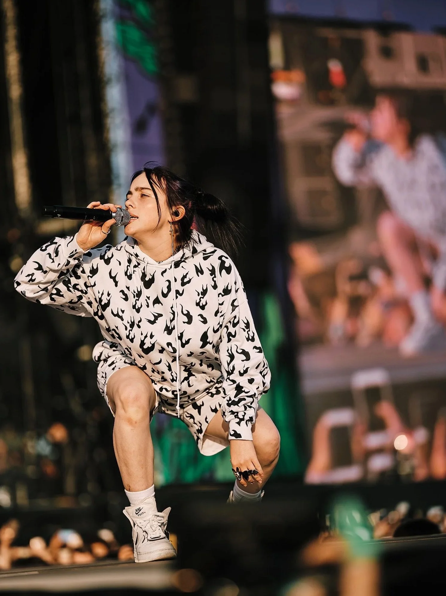 billieeilish_no5.jpg