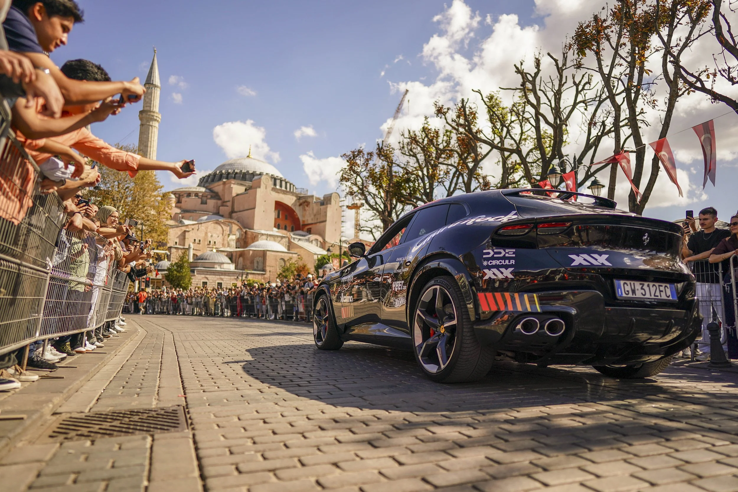 Flag Drop | Sultanhamet Sqaure, Istanbul, Türkiye 