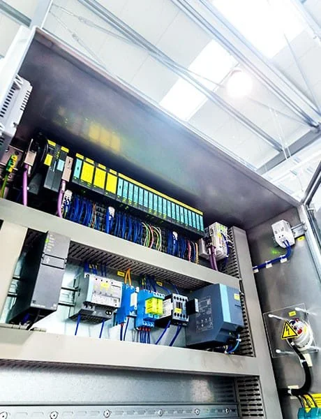 PLC that uses a PLC program