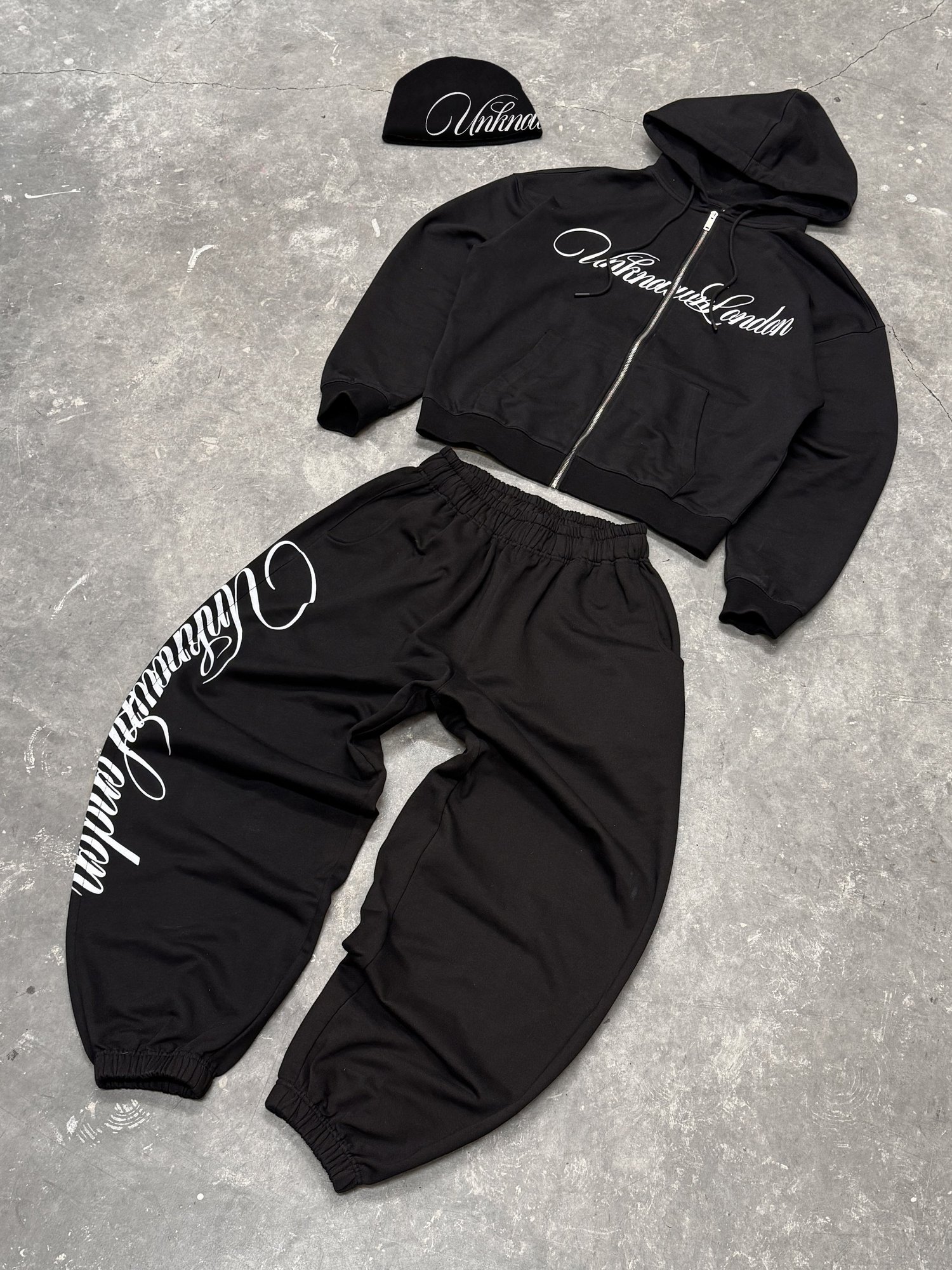 SCRIPT HOODIE — UNKNOWN LONDON