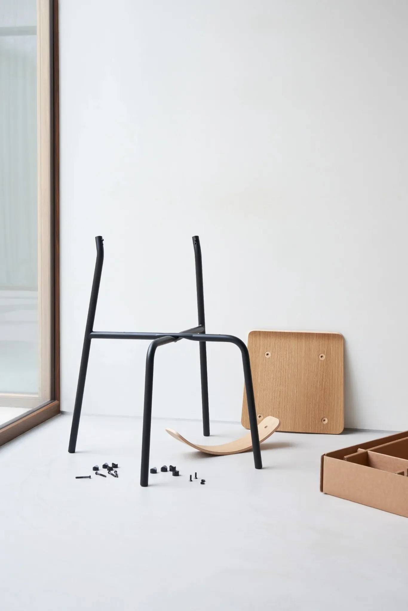 Tiptoe_ETUDE_Chair_disassembly_black (1)_web.webp