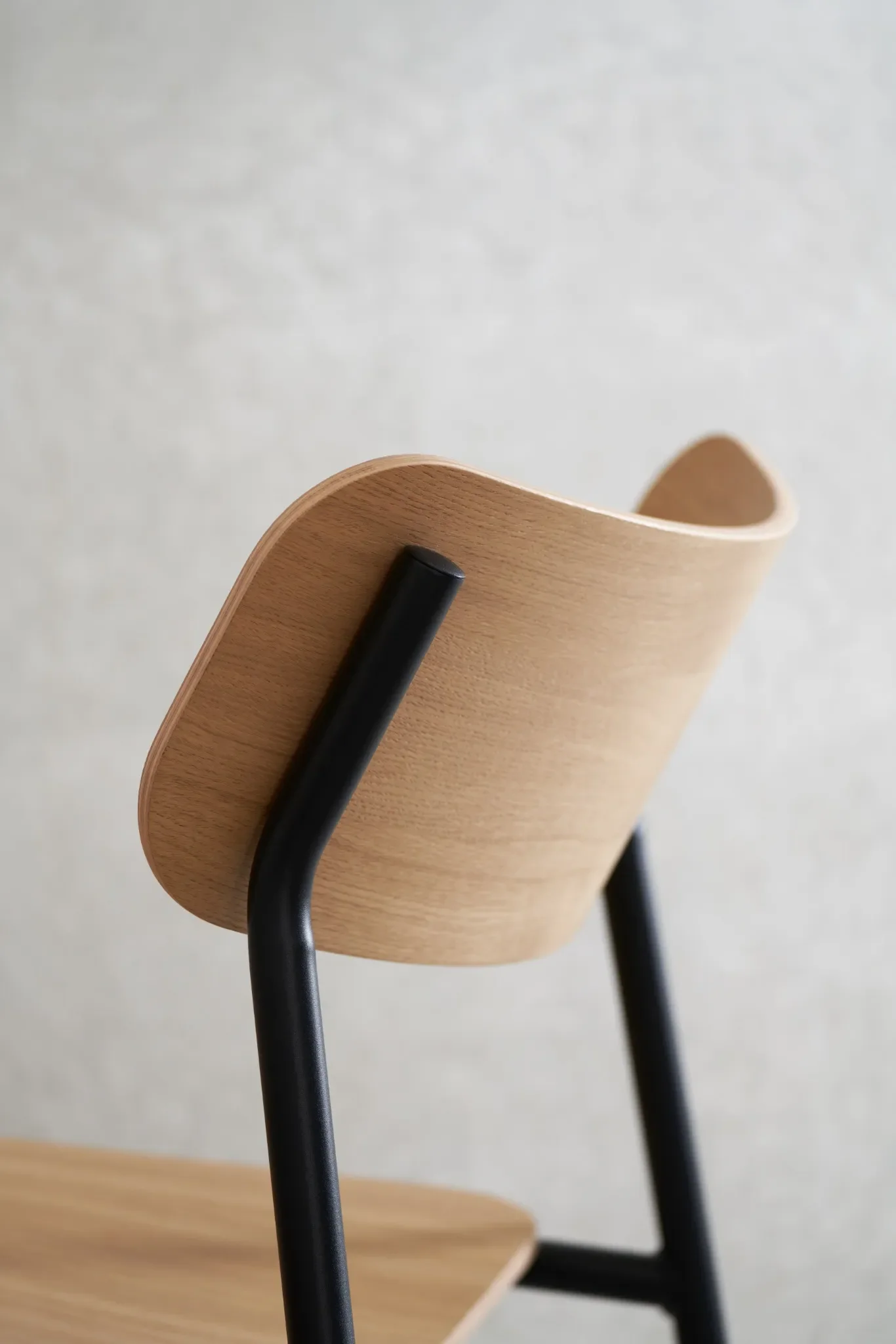 Tiptoe_ETUDE_Chair_Closeup_black (2)_web.webp