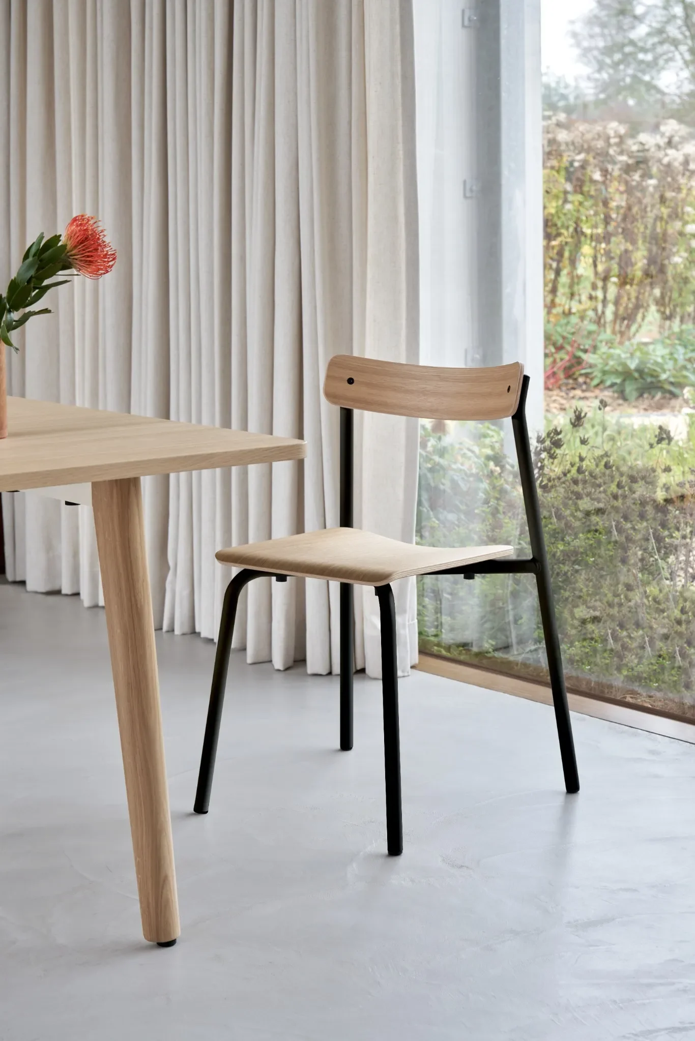 Tiptoe_ETUDE_Chair_black (1)_web.webp