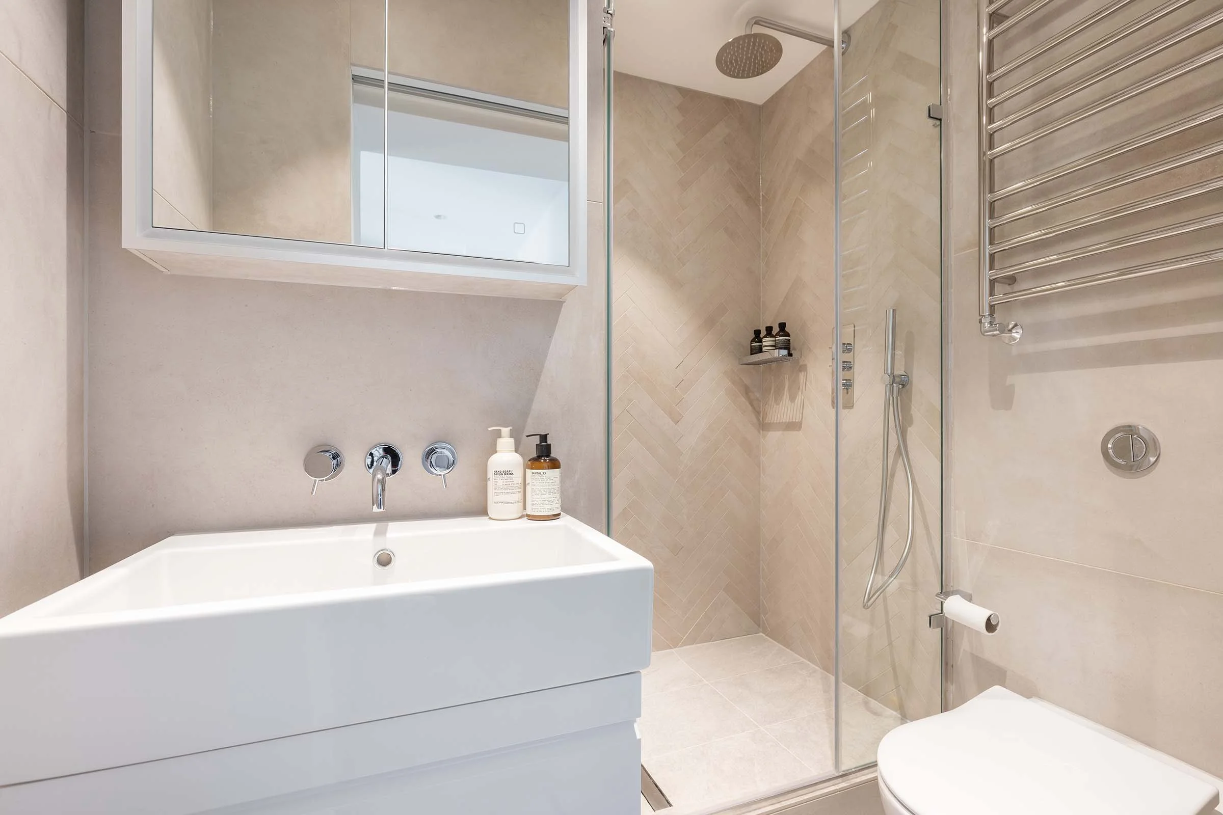 Chiltern Street 43a F5 -bath2.jpg