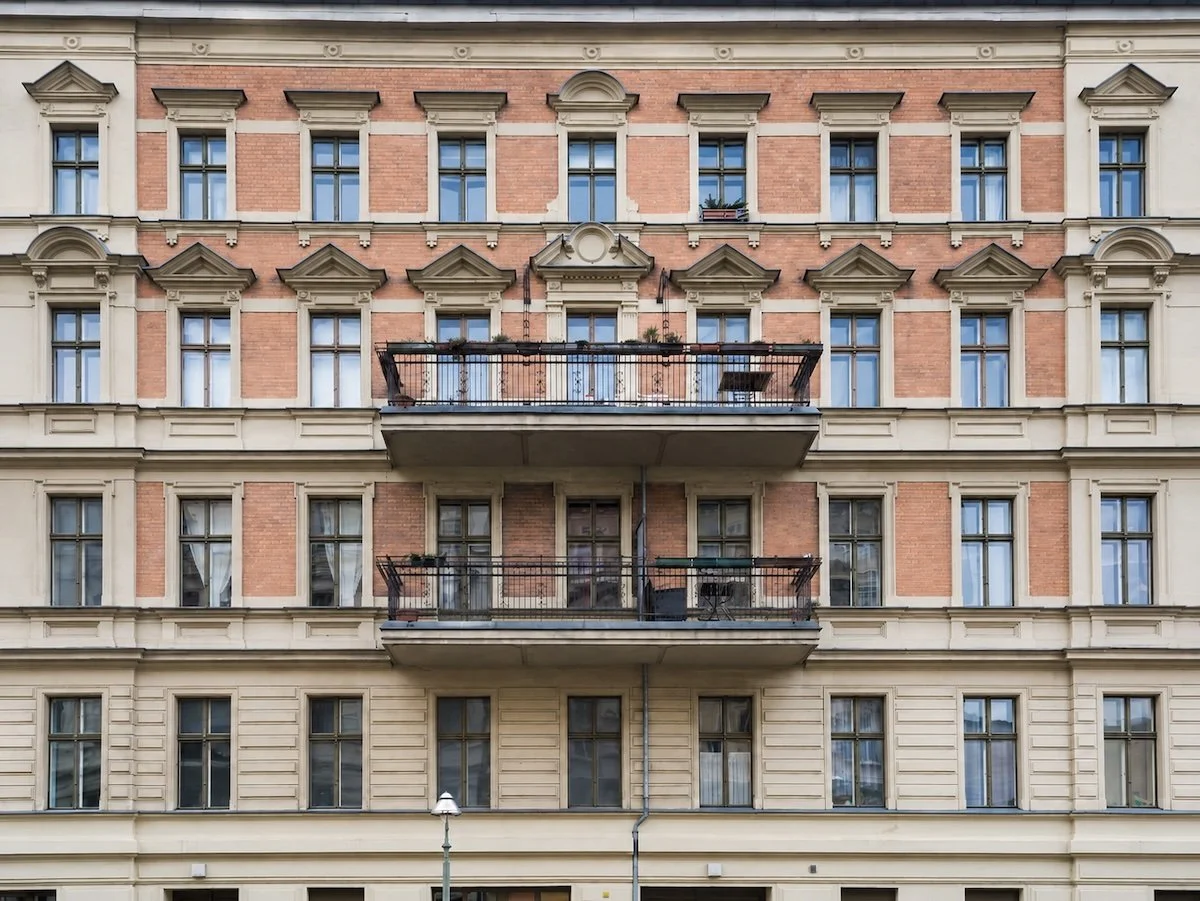 Historisches Mehrfamilienhaus als Beispiel für die professionelle Zinshausverwaltung und Betreuung von Mietobjekten durch Dümpert Immobilien in Kiel