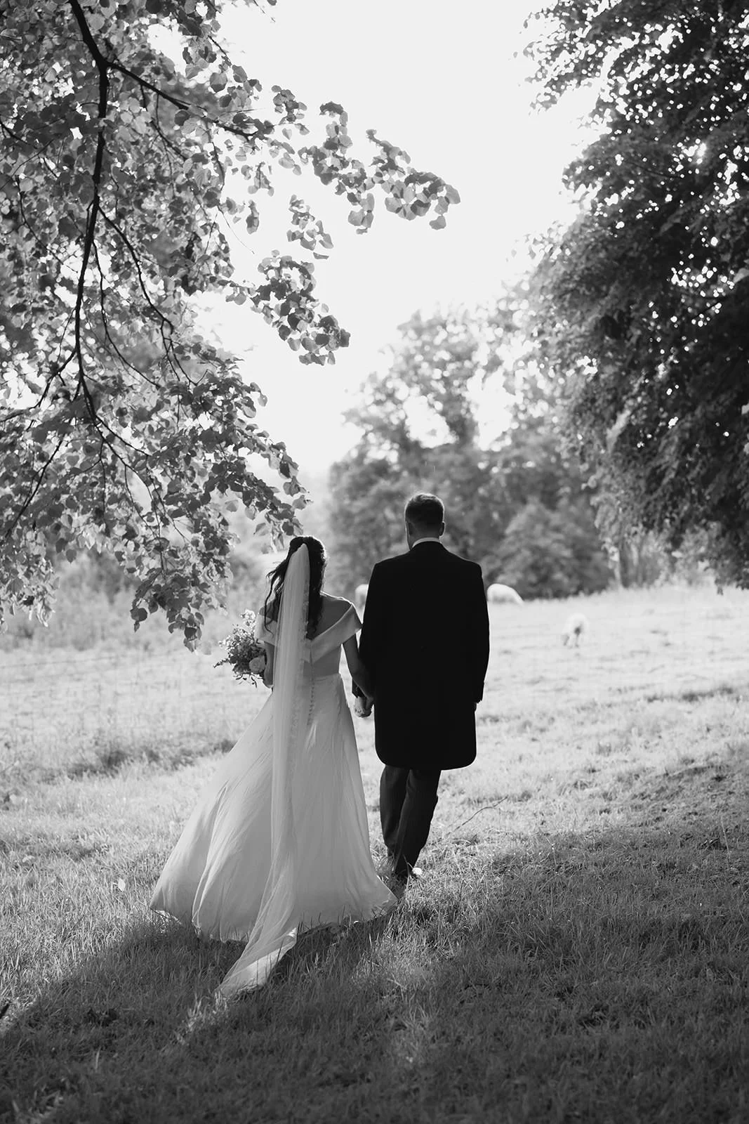 Tide-The-Knot-Hatch-House-Wedding-Marquee-Wedding-On-the-day-Coordination-Wedding-Planning-Rebecca+Sam-Laura Shaw-Photography64.jpg