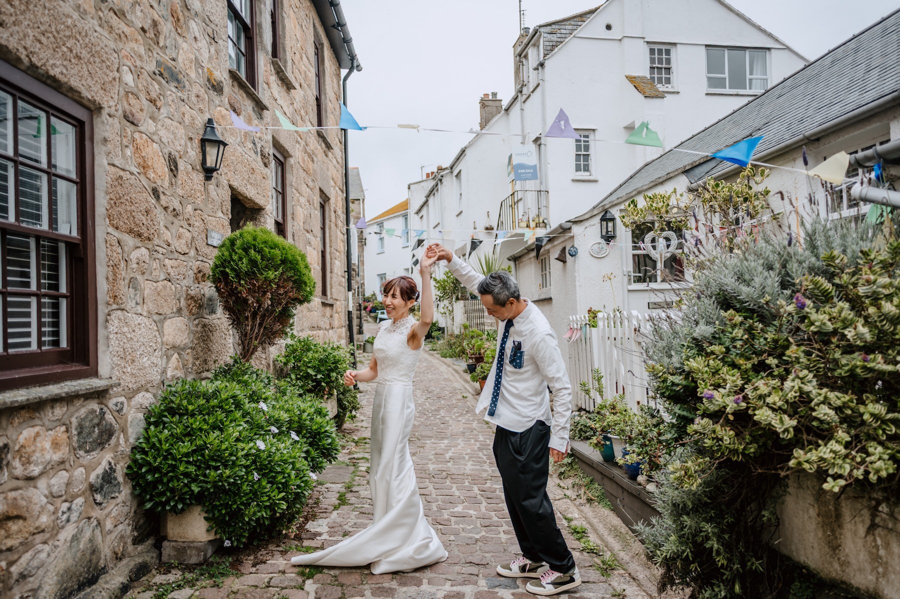 Tide-The-Knot-Wedding-Planner-The-Island-Blockhouse-St-Ives-Wedding-Debbie+Anthony-Sofie-Michelle-Photography-Intimate-Wedding--70.jpg