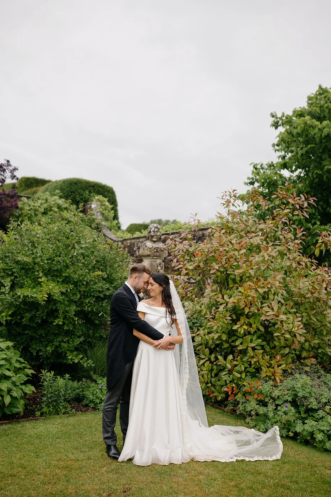 Tide-The-Knot-Hatch-House-Wedding-Marquee-Wedding-On-the-day-Coordination-Wedding-Planning-Rebecca+Sam-Laura Shaw-Photography43.jpg
