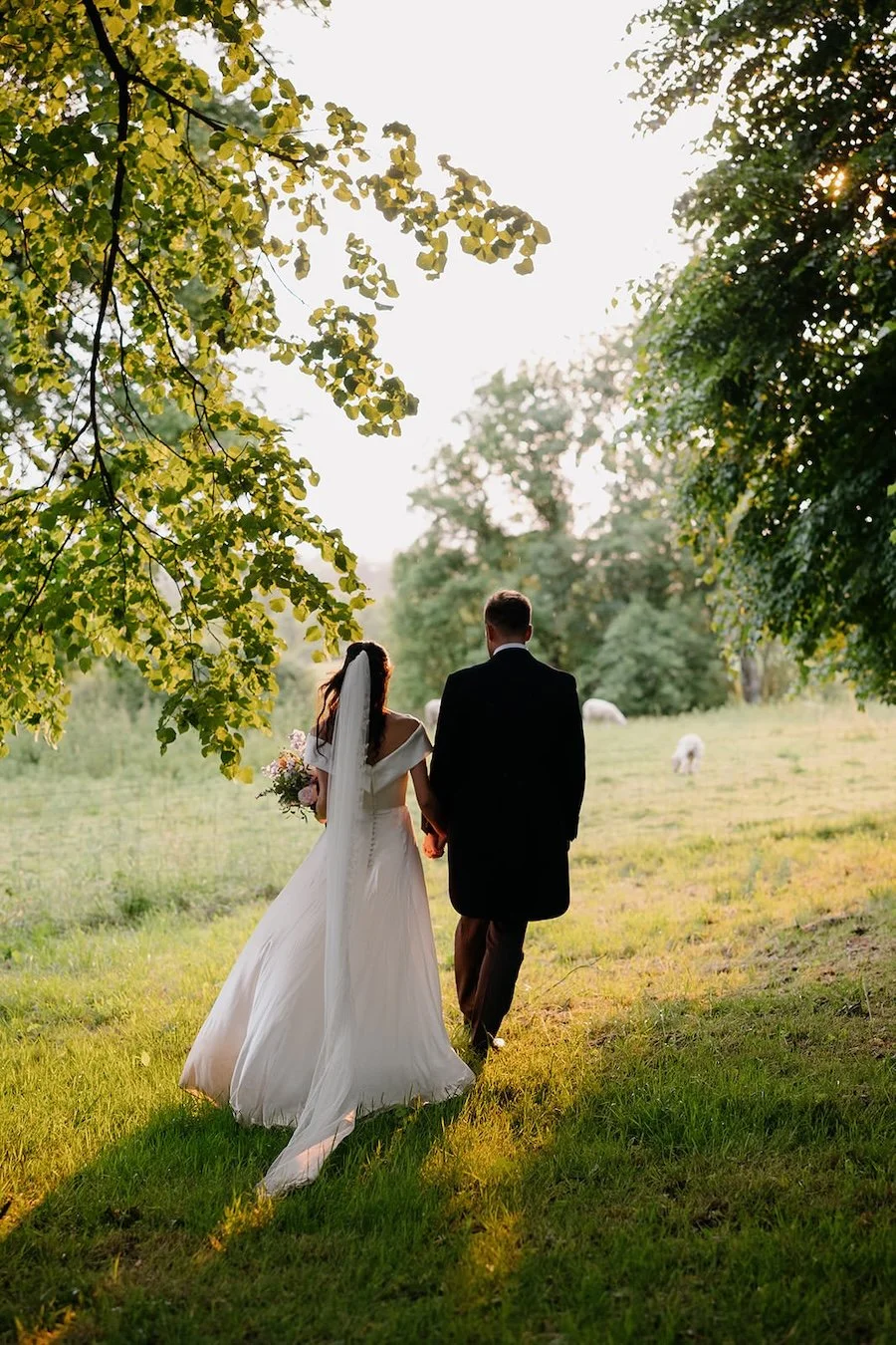 Tide-The-Knot-Hatch-House-Wedding-Marquee-Wedding-On-the-day-Coordination-Wedding-Planning-Rebecca+Sam-Laura Shaw-Photography63.jpg