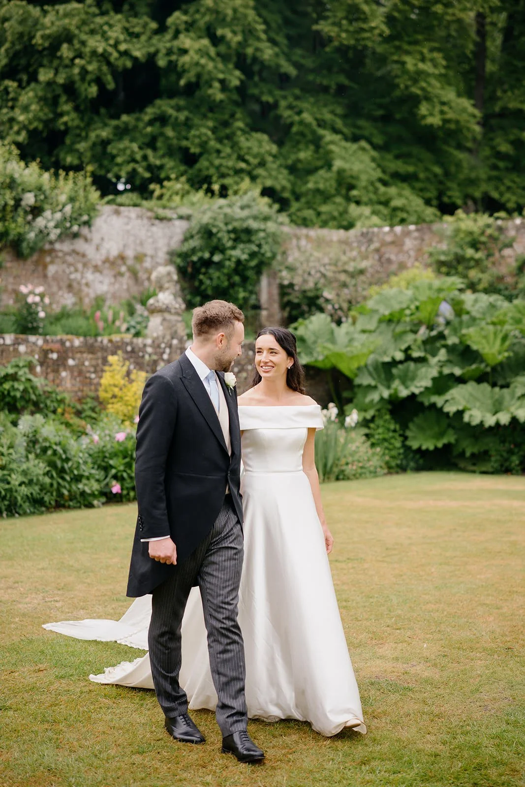 Tide-The-Knot-Hatch-House-Wedding-Marquee-Wedding-On-the-day-Coordination-Wedding-Planning-Rebecca+Sam-Laura Shaw-Photography41.jpg