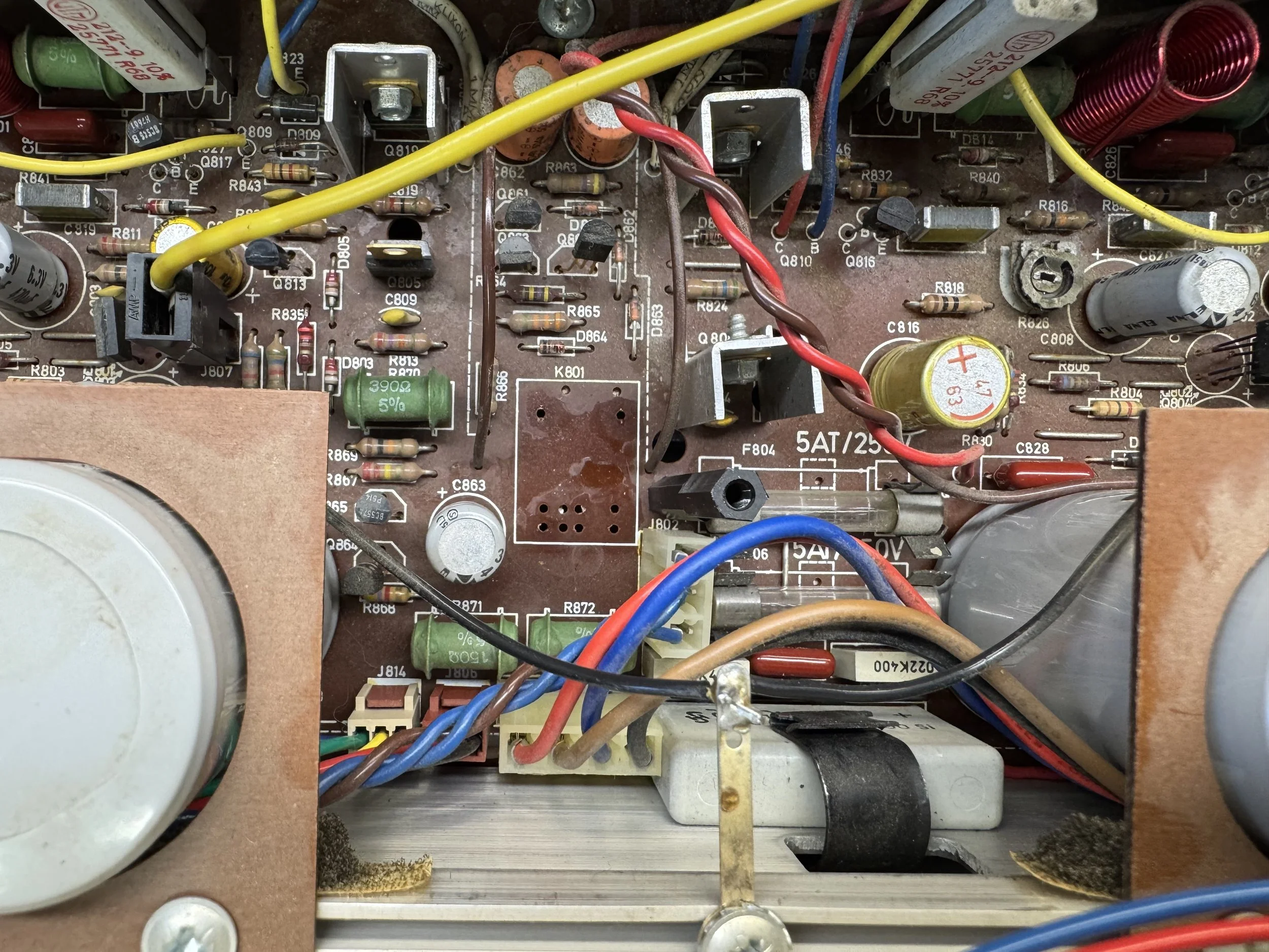 A photo showing where the speaker relay fits in a Tandberg TR-2055 receiver