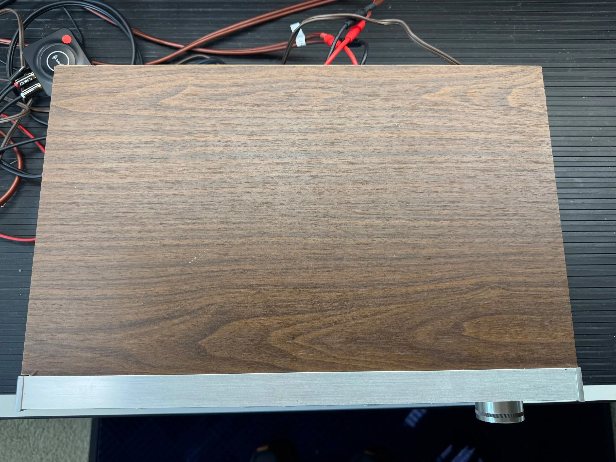 A photo of the top of the wooden case