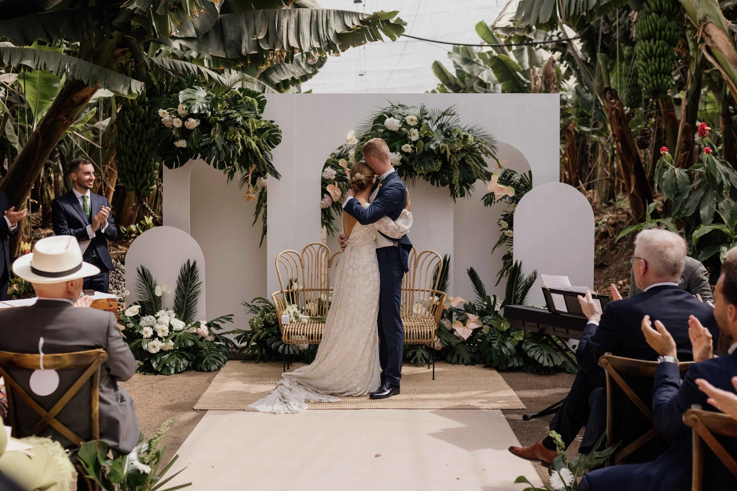 C&L - Licandro Weddings - Organizador de bodas en Tenerife - Bodas en fincas - Fotógrafo de bodas en Tenerife - Bodas en Tenerife - Bodas personalizadas en Tenerife-524.jpg