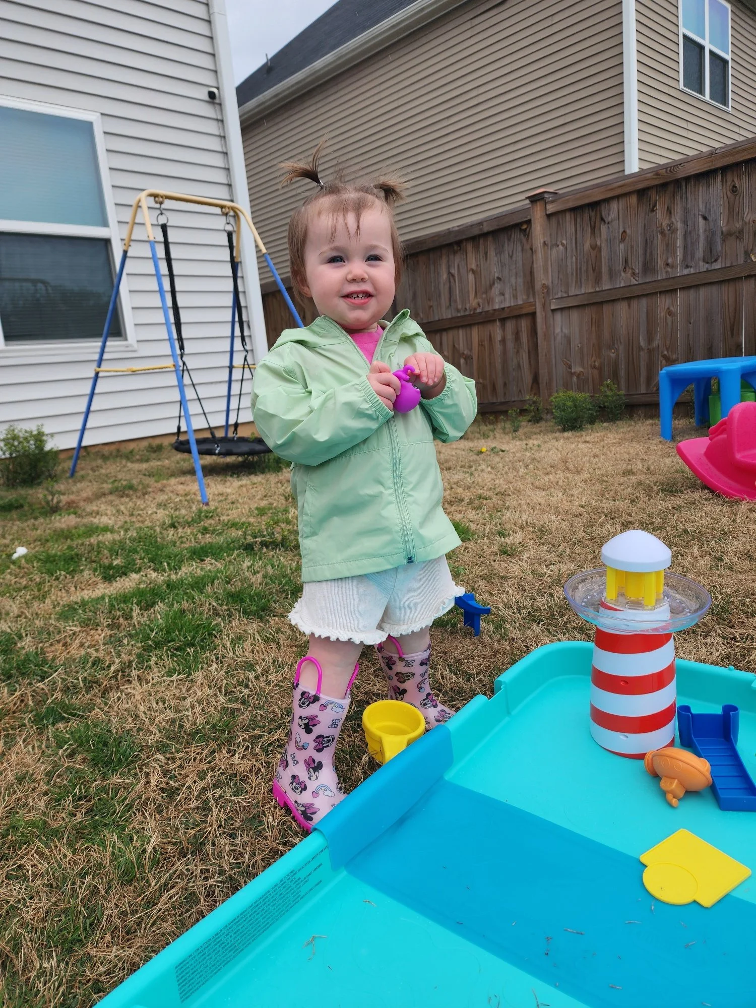 addie and water table