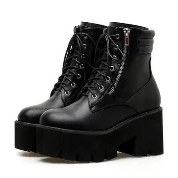 The Daily Witch Boots: Black