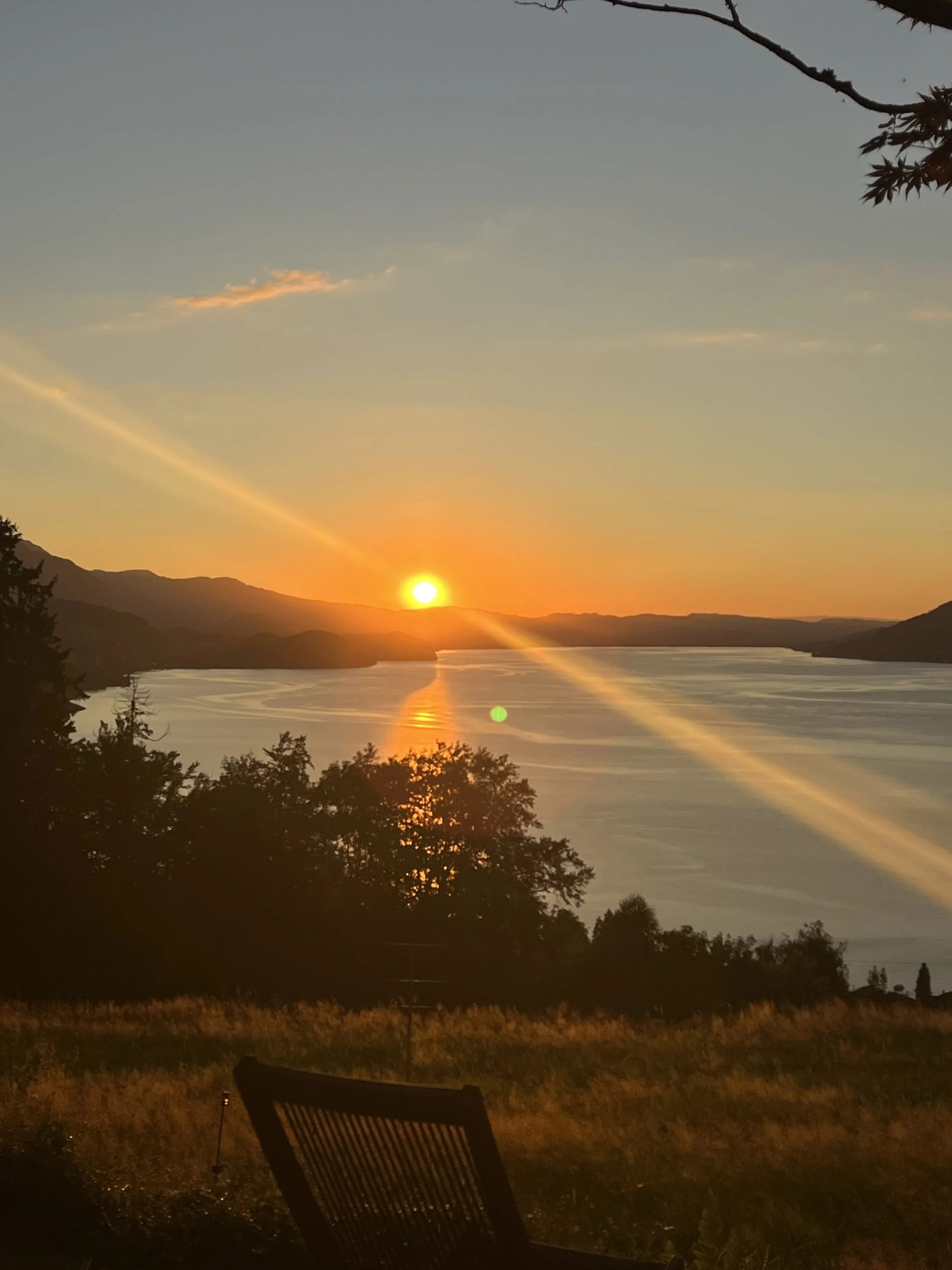 Abendstimmung am Thunersee während des @campfire Retreats