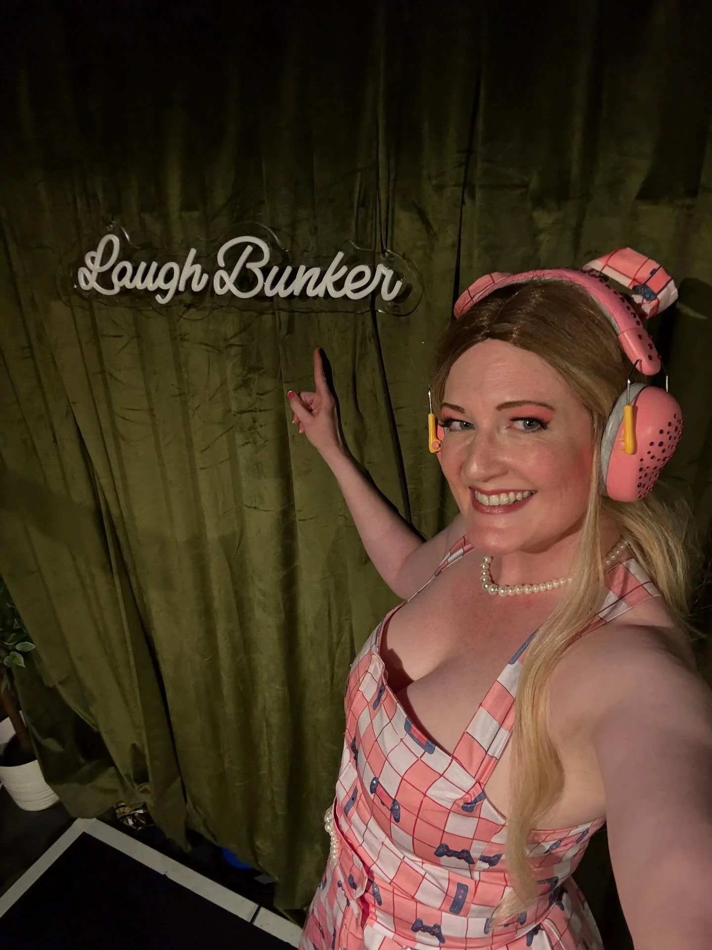 Thank you, @hobtempestrose for inviting me to participate in @burlesqueidoluk! I had a blast, and met some truly lovely people! #burlesque #comedy #neurodivergent