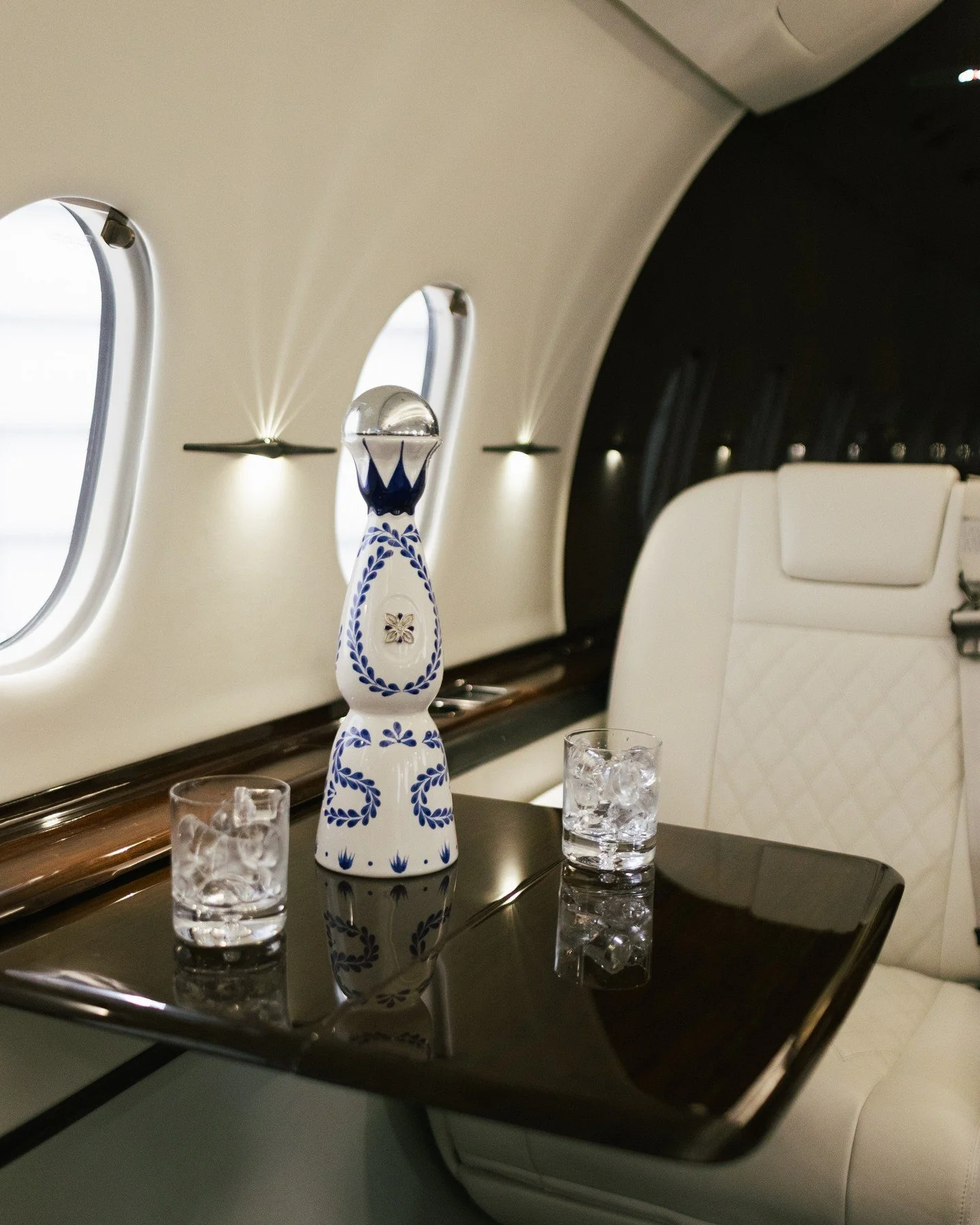 Nothing says &ldquo;I&rsquo;ve arrived&rdquo; quite like a perfectly poured drink at 30,000 feet. No tiny plastic cups, no elbow wars with the person next to you&hellip; just smooth sipping in a spacious cabin. Cheers!