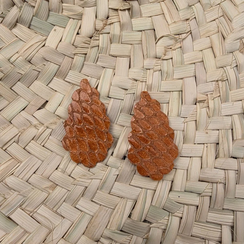 Gouttes en cuir dentelées ( ton orange aspect serpent)