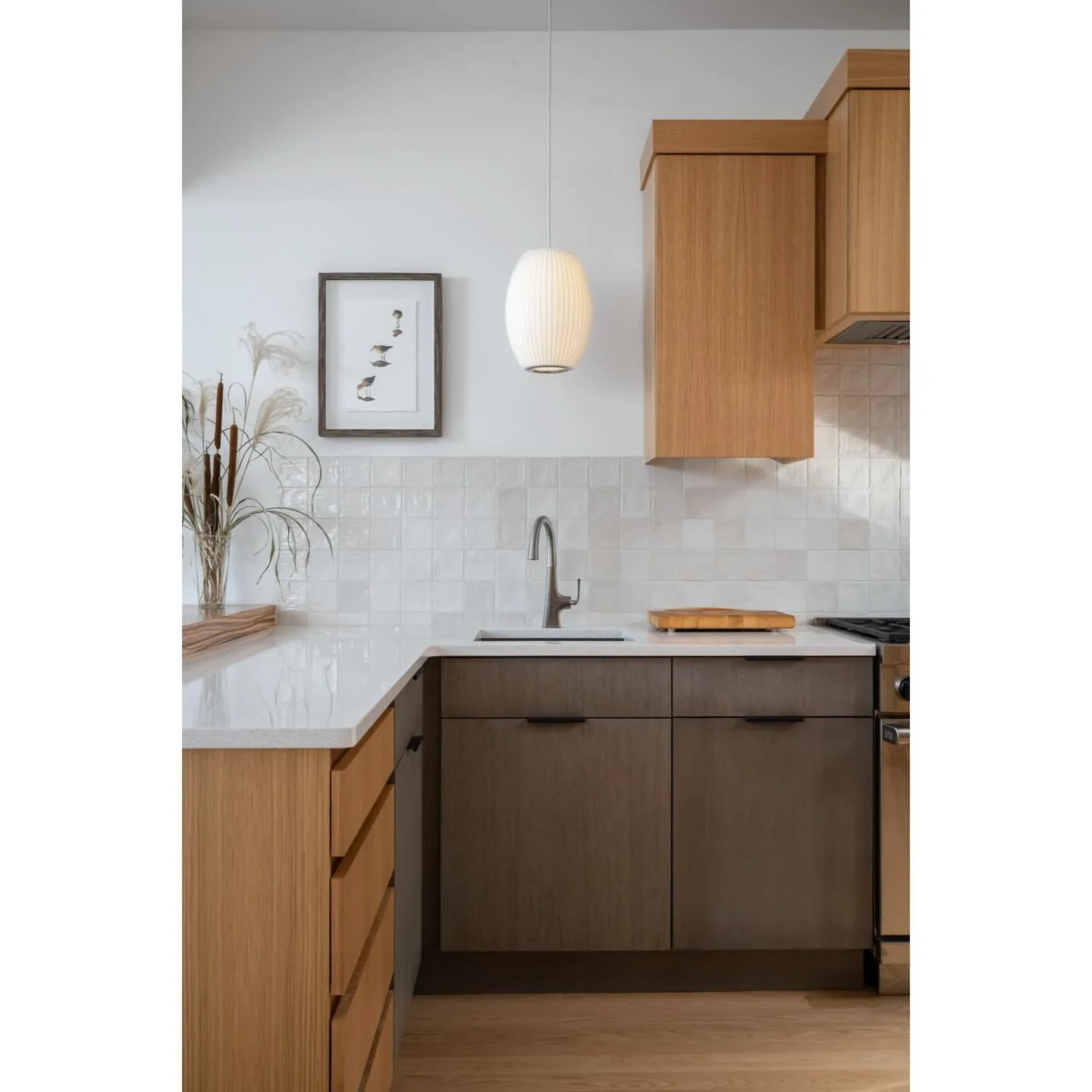 Quality materials, quality work make this kitchen a stunner.

Natural light plus natural colors and textures all work well to create a super inviting space.

Design: @cindykellykitchendesign 

Photos shot and copyrighted by @willventuresphoto please 