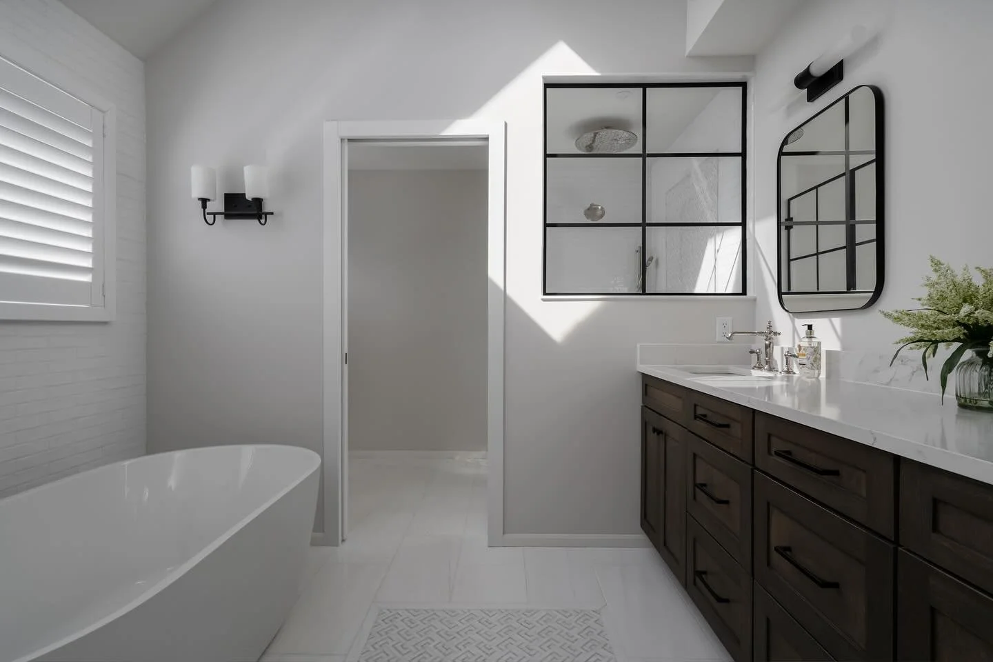 Elegant bathroom renovation with tons of natural light creating a truly zen space. 🛀 🪴

Design: @lynnehirsh 

All photos shot and copyrighted by @willventuresphoto please only share with written permission, thanks.

#interiordesign #bathroomdesign 